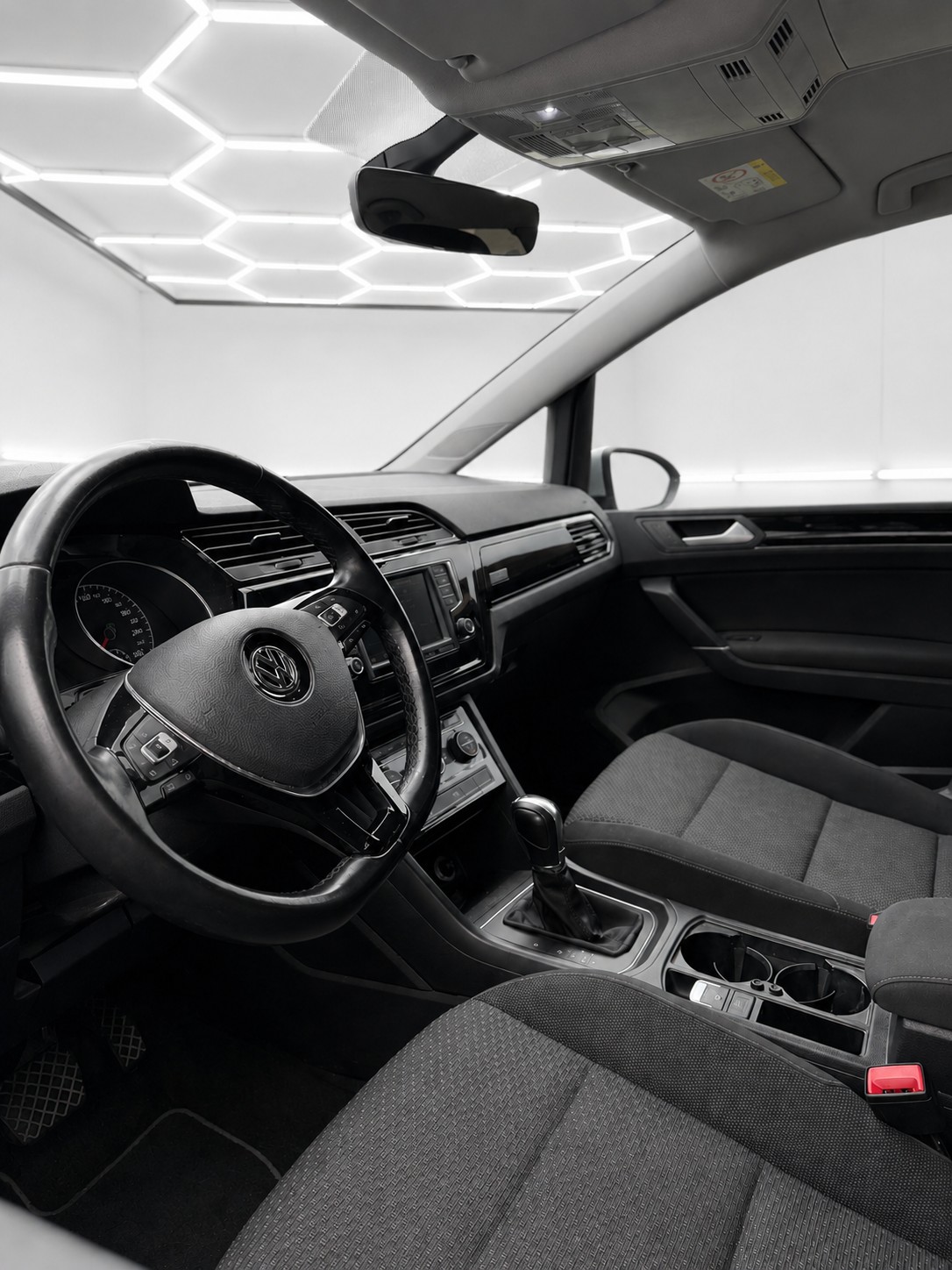 VW Touran 2.0 TDI BlueMotion Technology Comfortline DSG-image-5