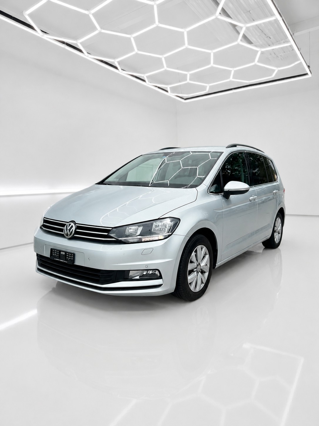 VW Touran 2.0 TDI BlueMotion Technology Comfortline DSG-image-0