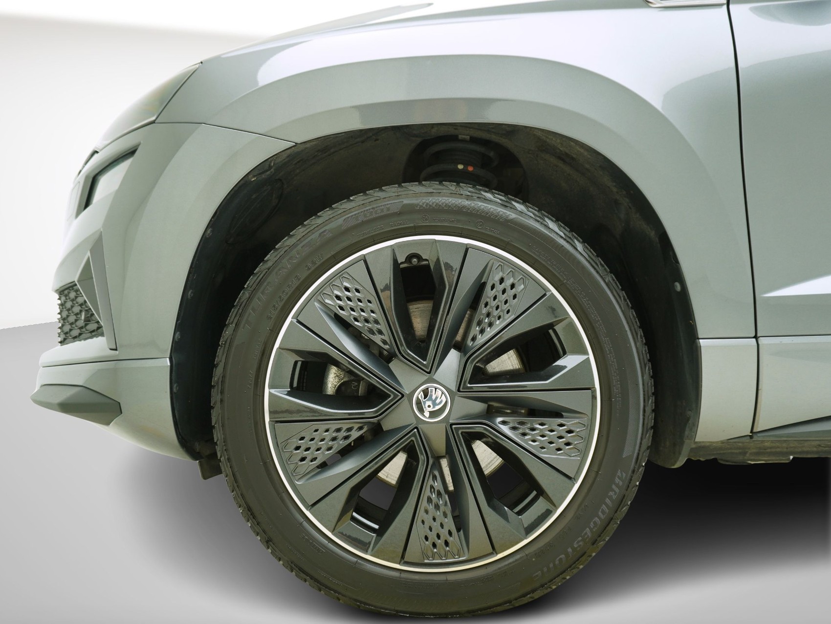 SKODA Karoq 1.5 TSI DSG Sport Line-image-6