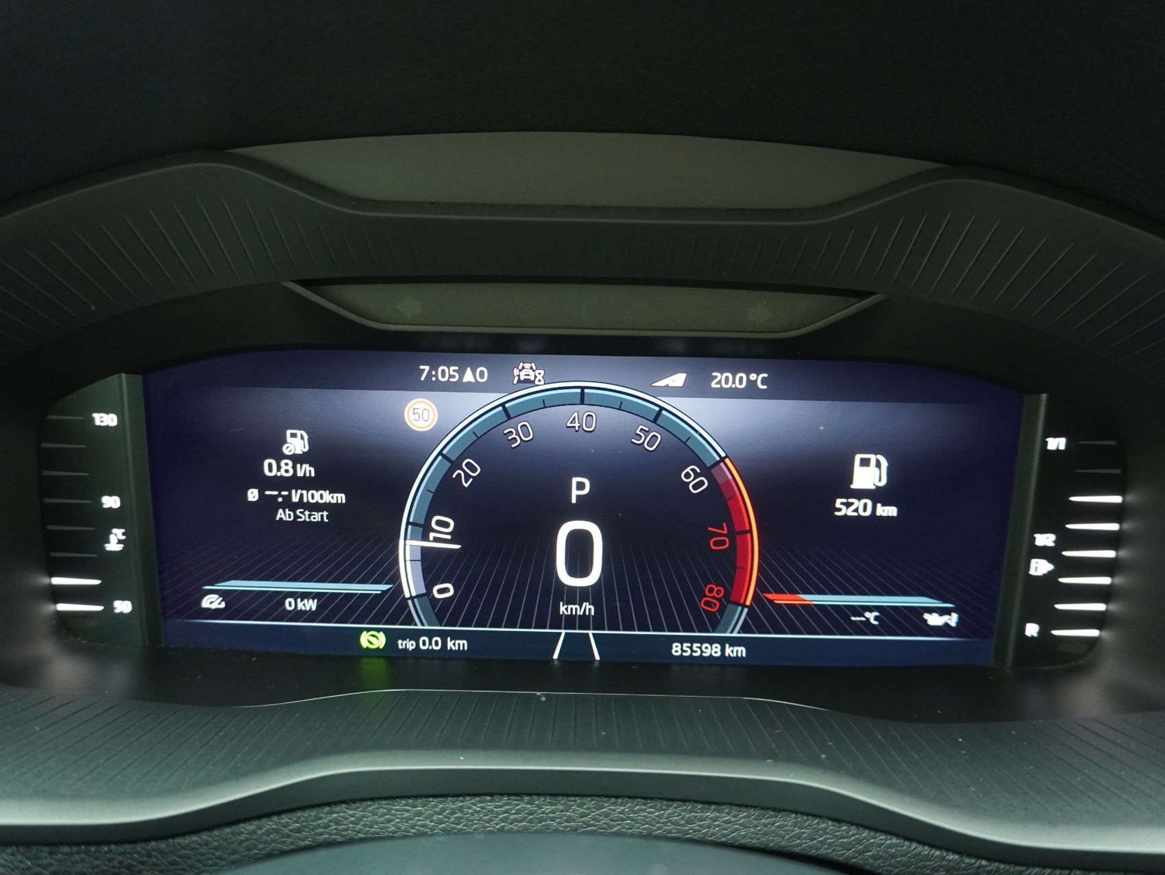 SKODA Karoq 1.5 TSI DSG Sport Line-image-15