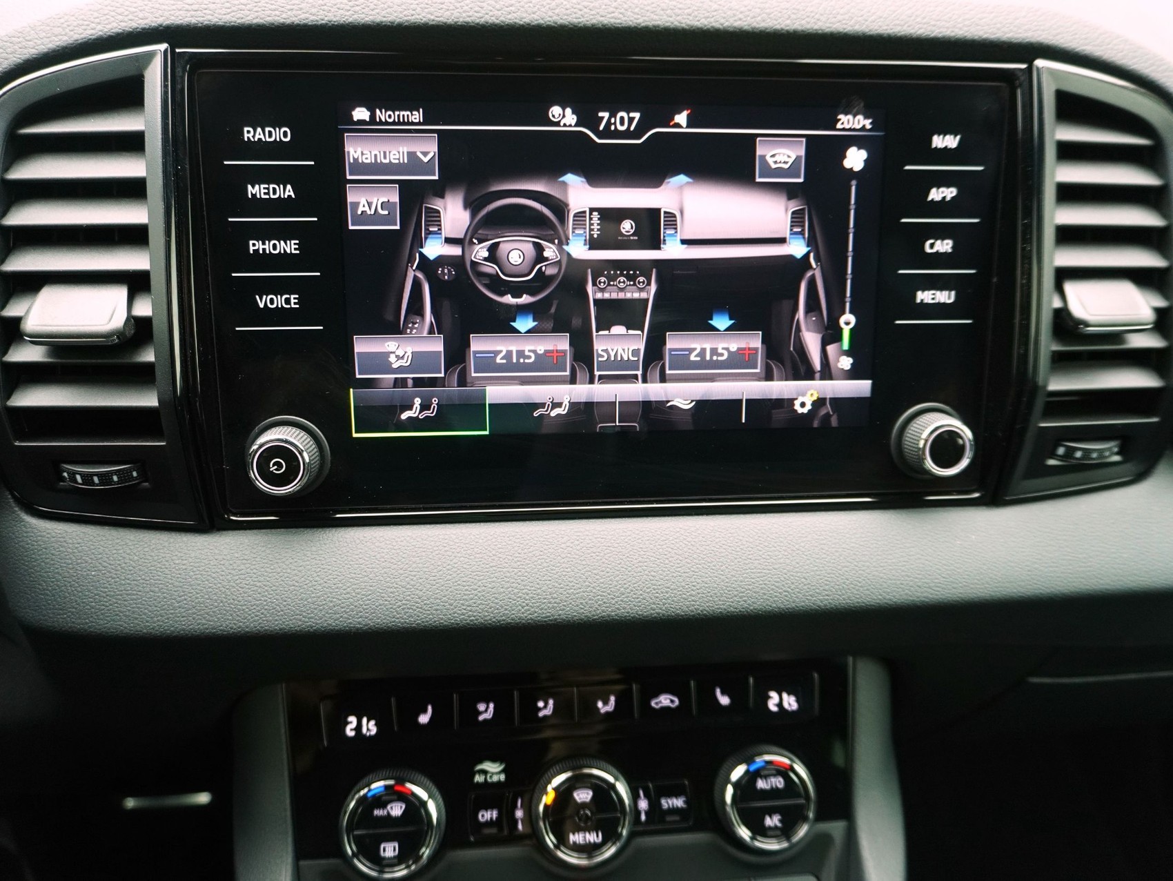 SKODA Karoq 1.5 TSI DSG Sport Line-image-17
