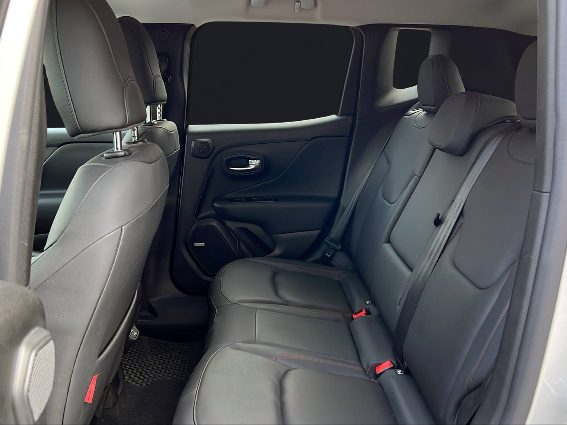 JEEP Renegade 1.3 PHEV Trailhawk AWD-image-11