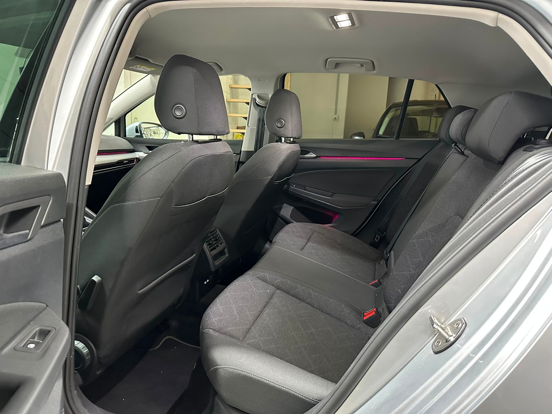 VW Golf 1.0 TSI Life-image-5