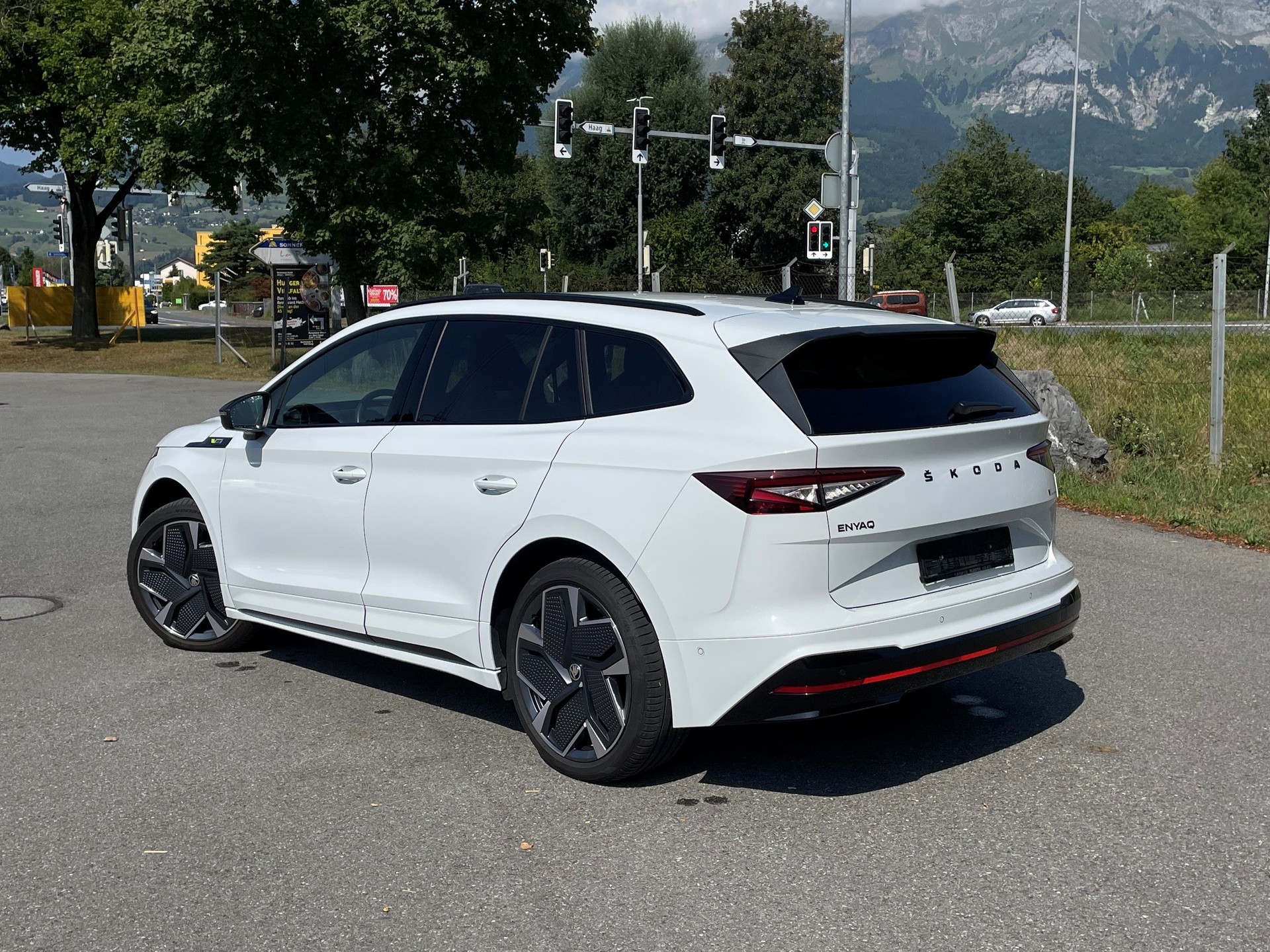 SKODA Enyaq Coupé RS 4x4-image-2