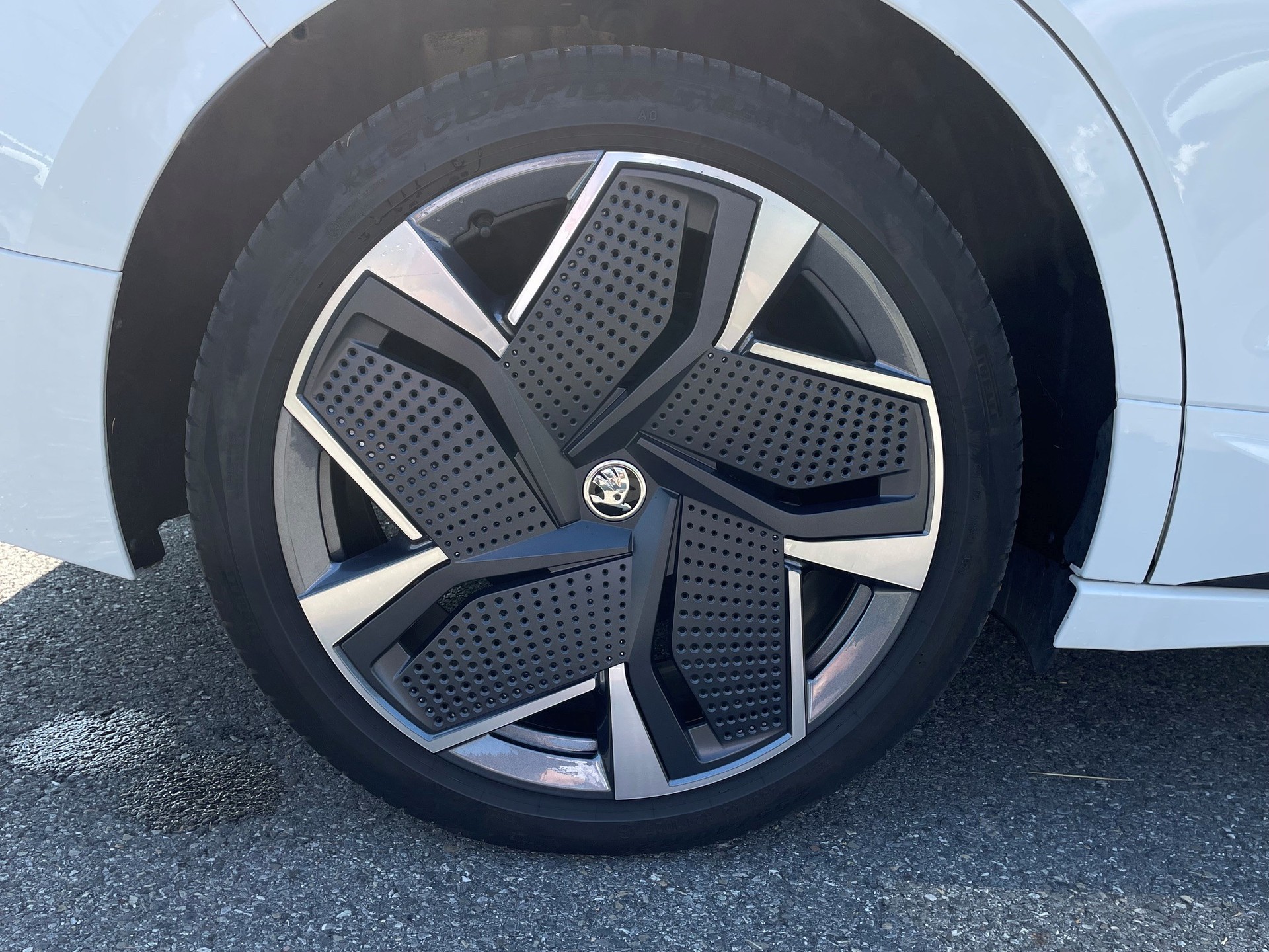 SKODA Enyaq Coupé RS 4x4-image-6