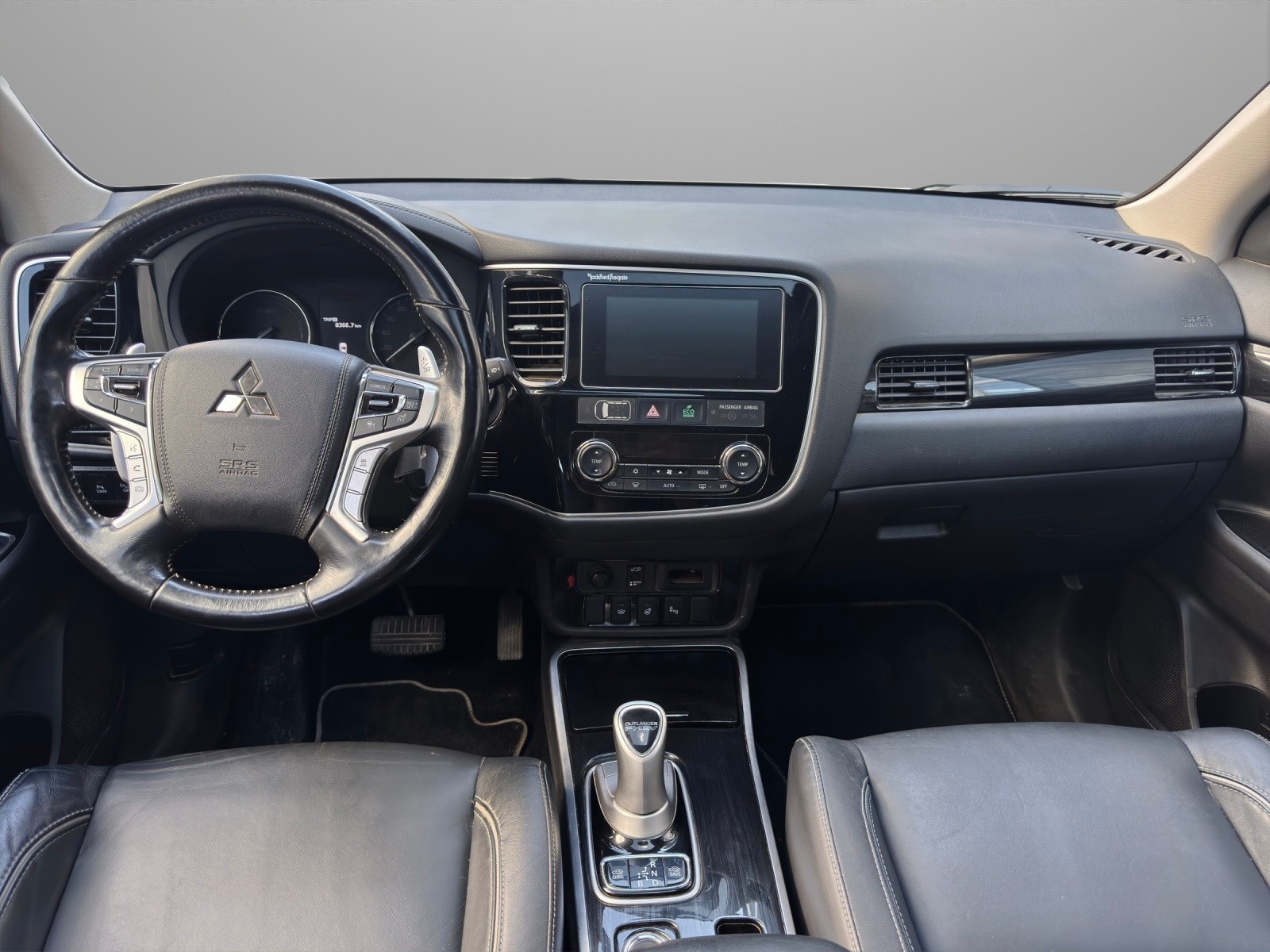 MITSUBISHI Outlander 2.0 PHEV Diamond 4WD Automatic-image-8