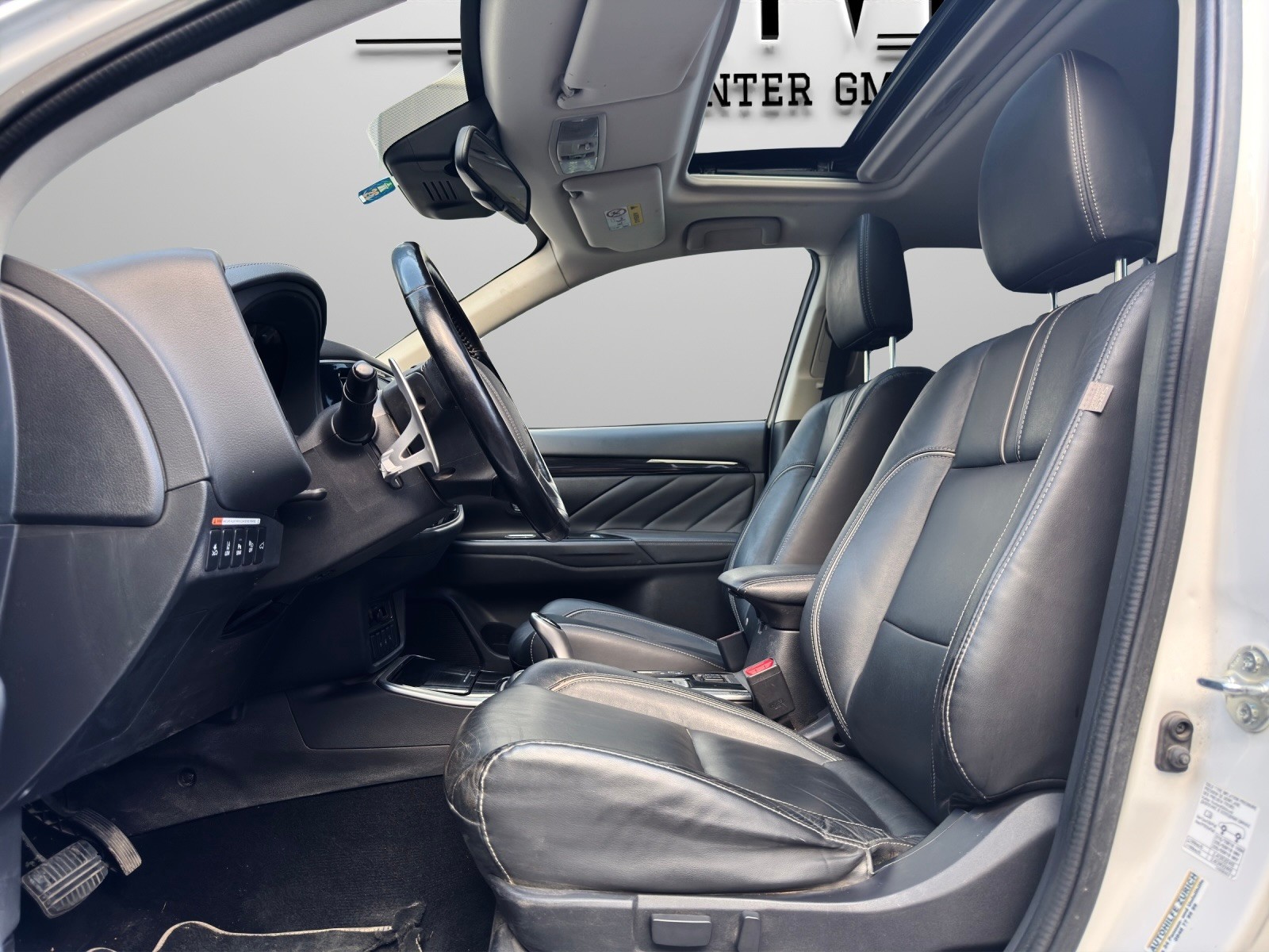 MITSUBISHI Outlander 2.0 PHEV Diamond 4WD Automatic-image-7