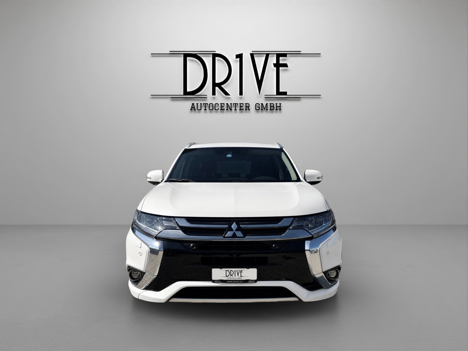 MITSUBISHI Outlander 2.0 PHEV Diamond 4WD Automatic-image-1