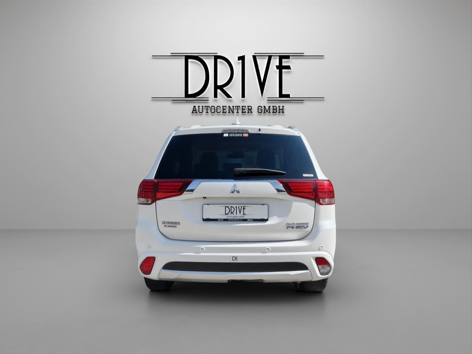 MITSUBISHI Outlander 2.0 PHEV Diamond 4WD Automatic-image-5