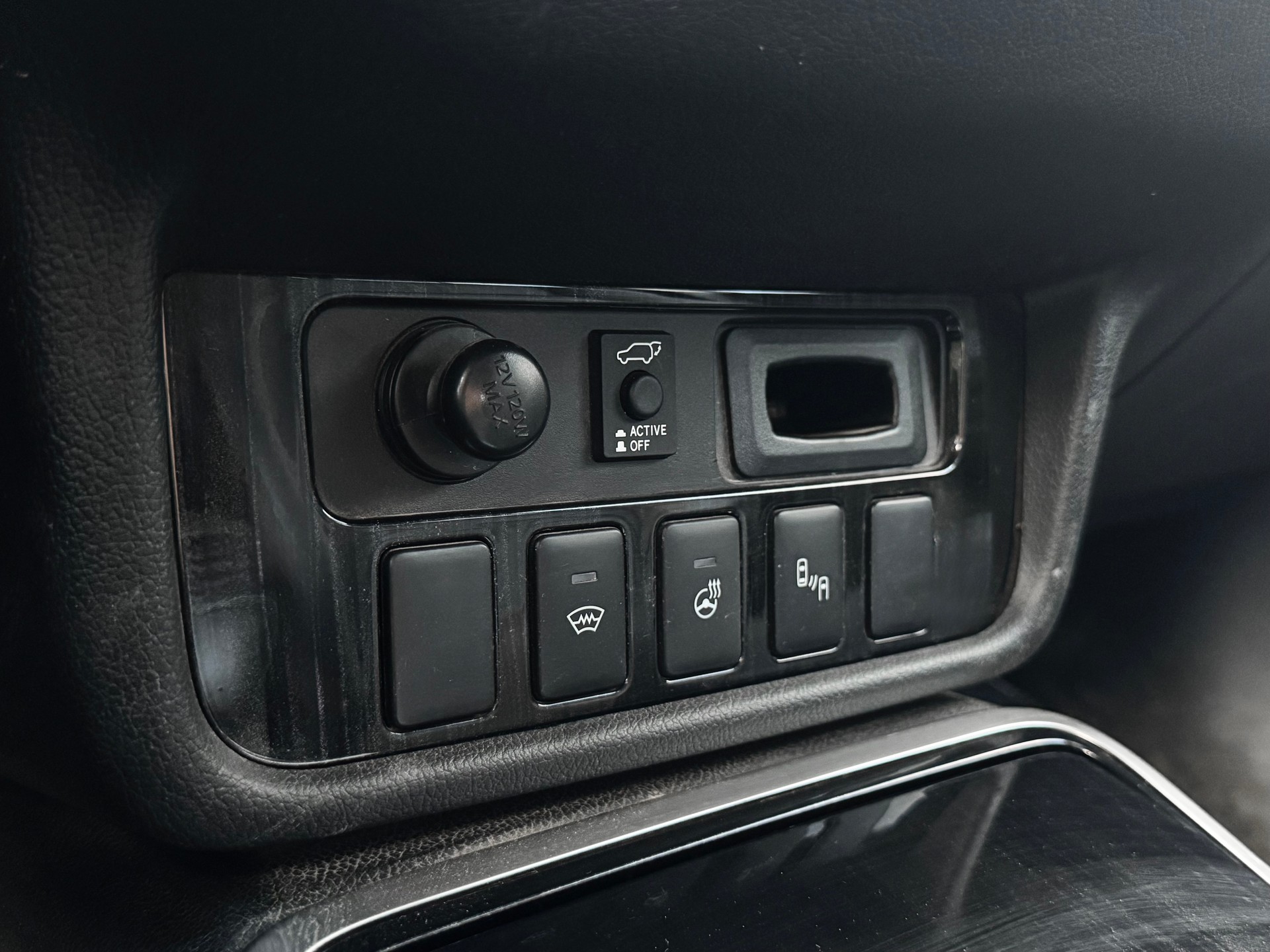 MITSUBISHI Outlander 2.0 PHEV Diamond 4WD Automatic-image-21