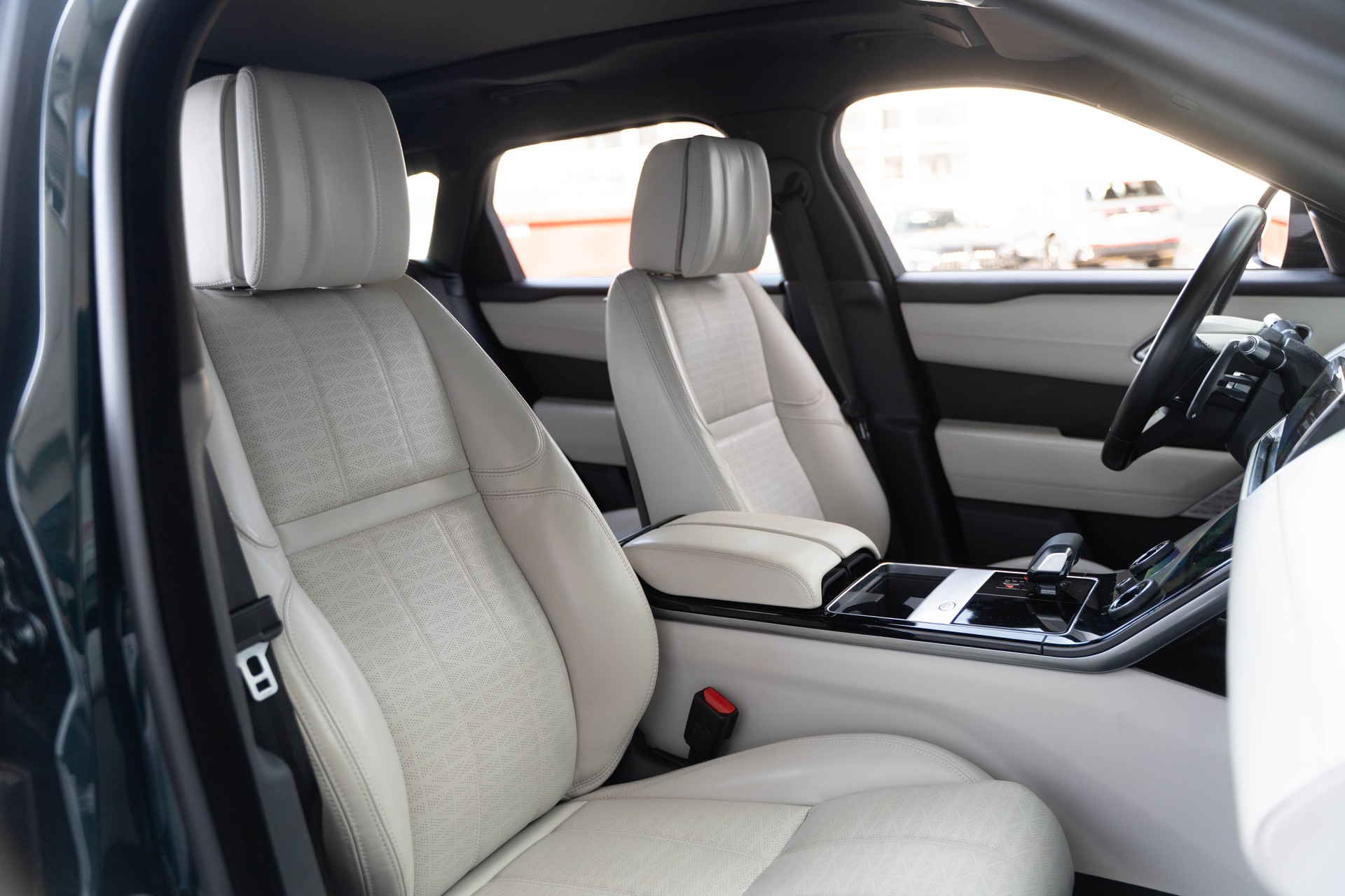 LAND ROVER Range Rover Velar R-Dynamic P 400 S Automatic-image-13