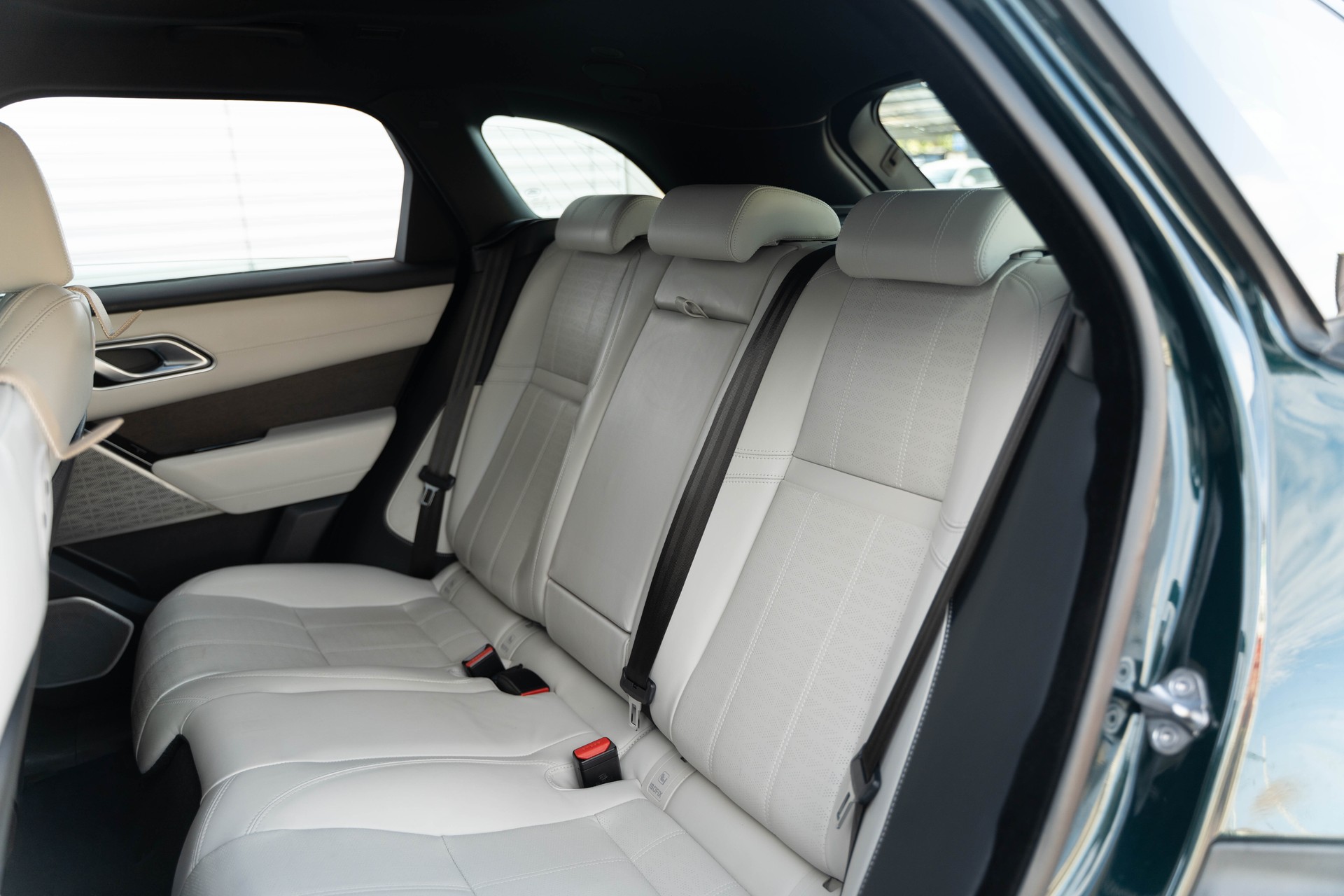 LAND ROVER Range Rover Velar R-Dynamic P 400 S Automatic-image-14