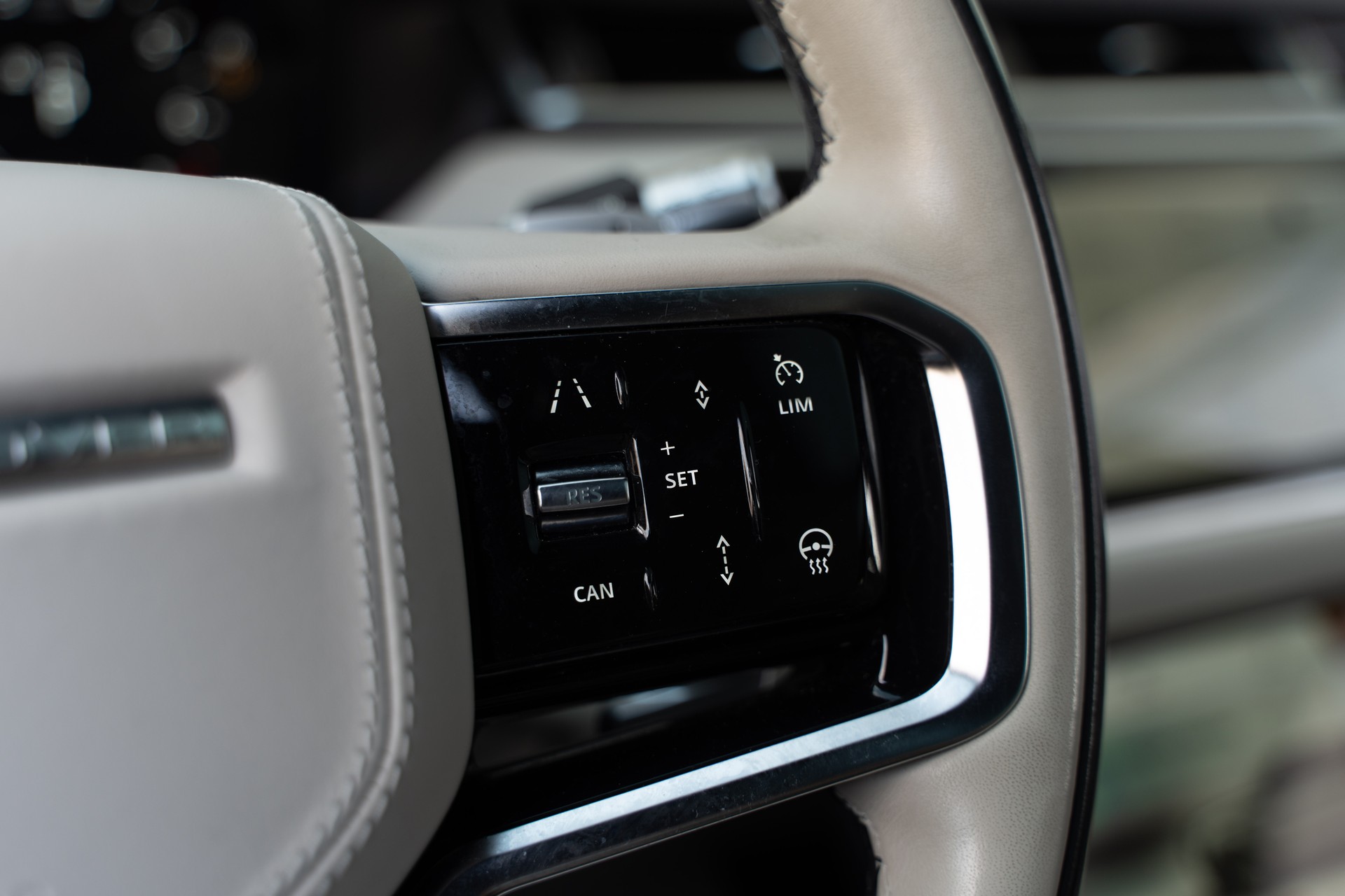 LAND ROVER Range Rover Velar R-Dynamic P 400 S Automatic-image-8