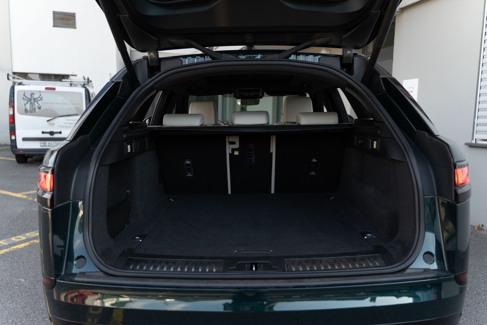LAND ROVER Range Rover Velar R-Dynamic P 400 S Automatic-image-15