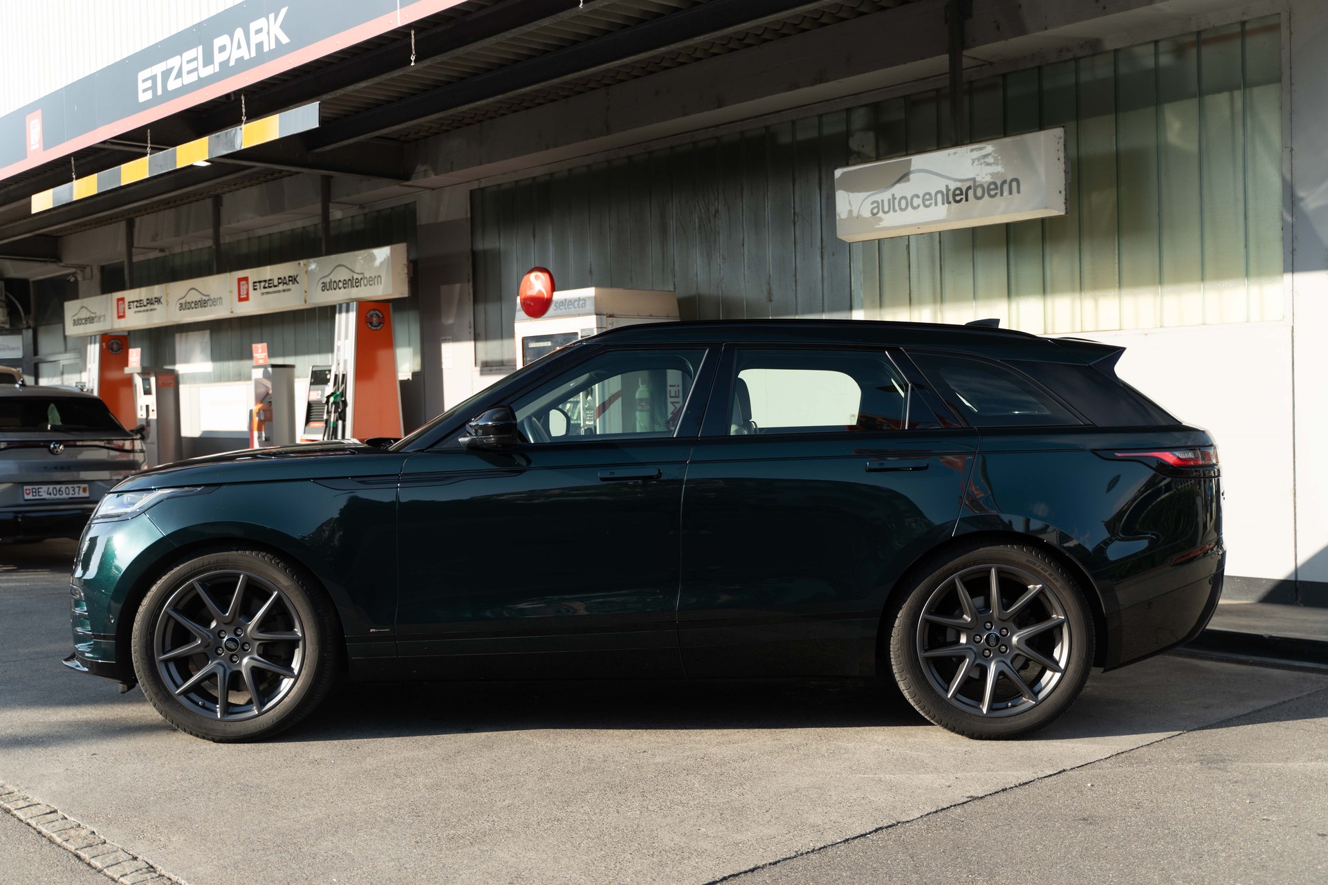LAND ROVER Range Rover Velar R-Dynamic P 400 S Automatic-image-3