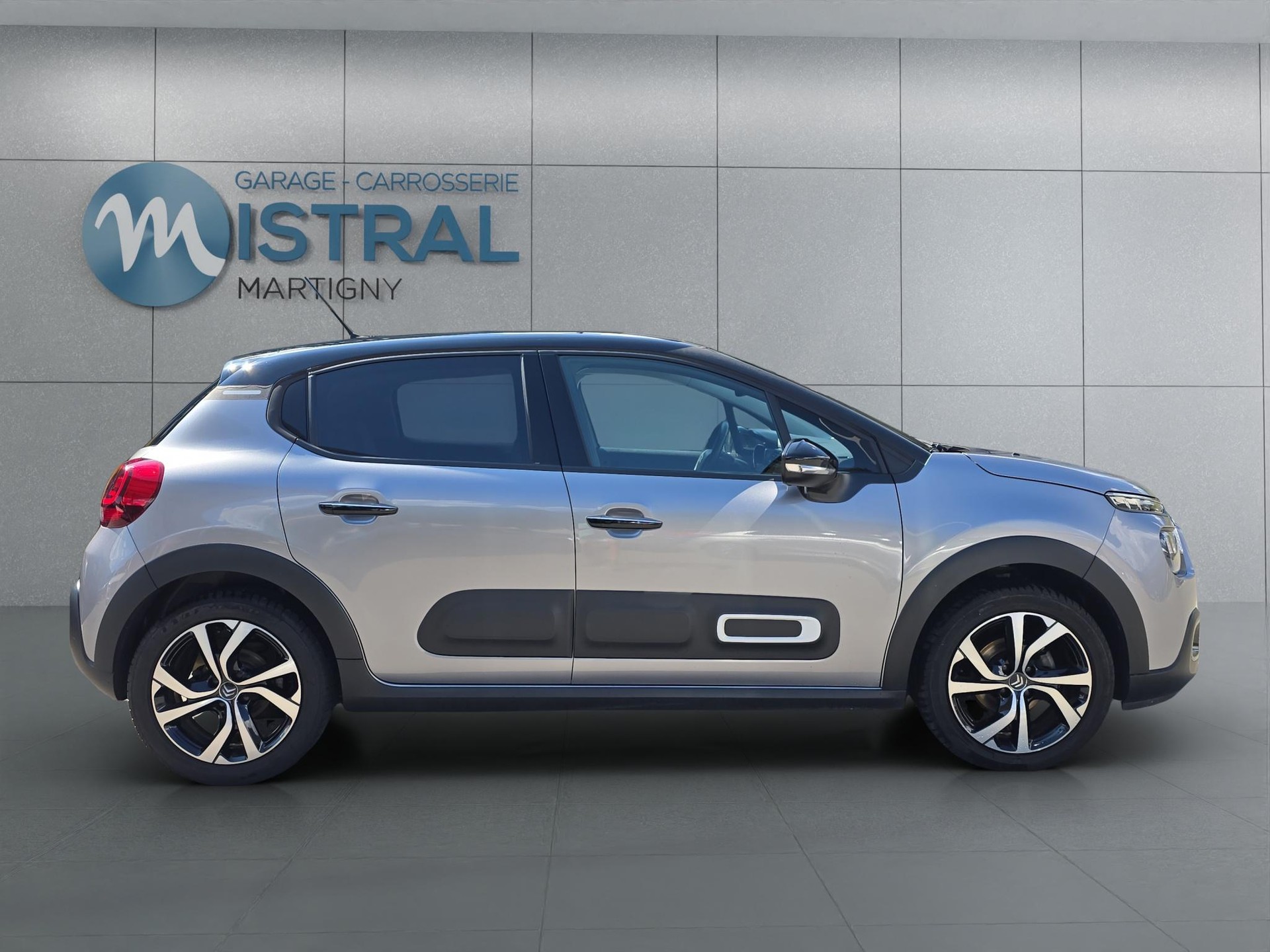 CITROEN C3 1.2 PureTech Shine-image-5