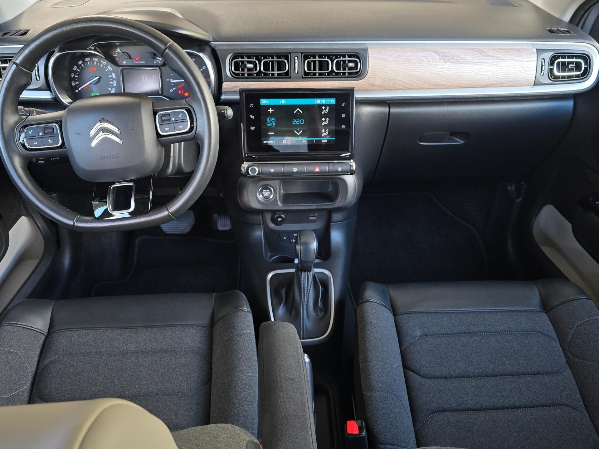 CITROEN C3 1.2 PureTech Shine-image-18
