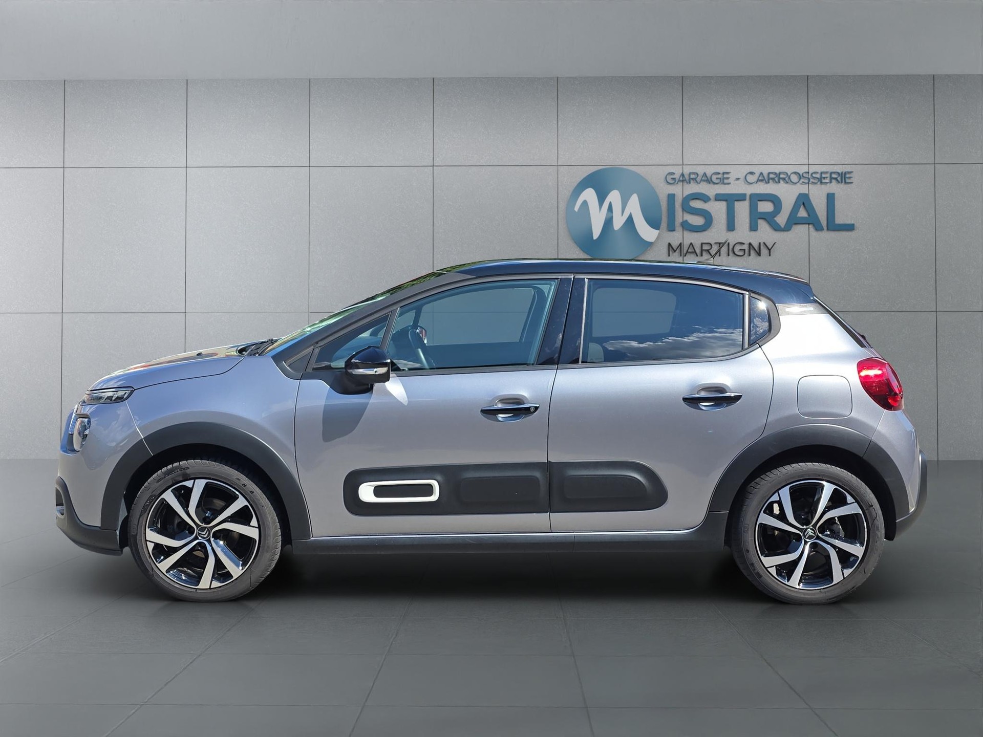 CITROEN C3 1.2 PureTech Shine-image-1