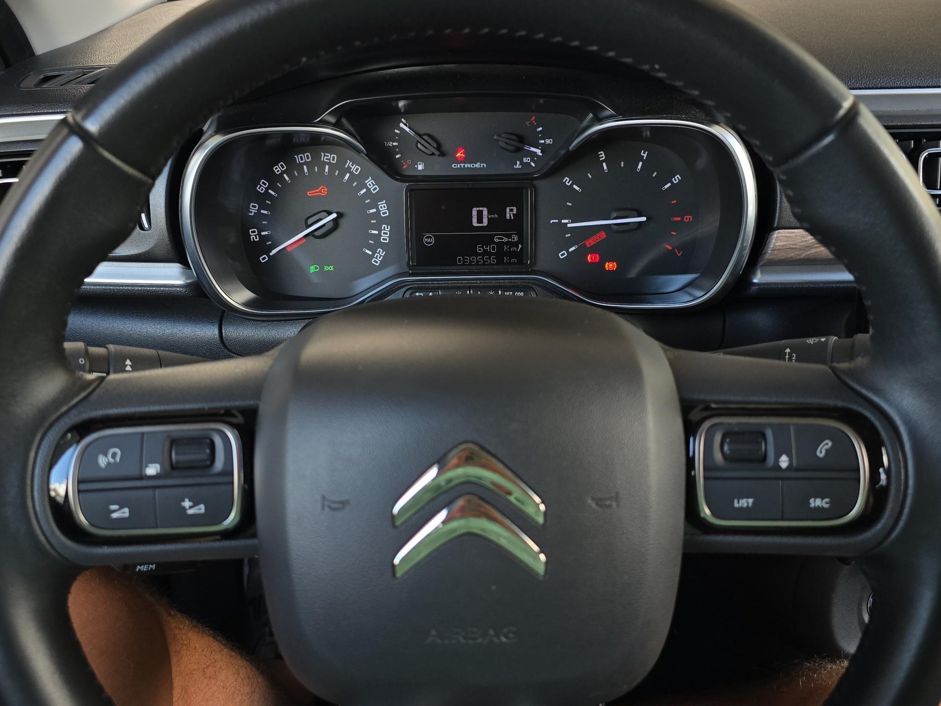 CITROEN C3 1.2 PureTech Shine-image-8