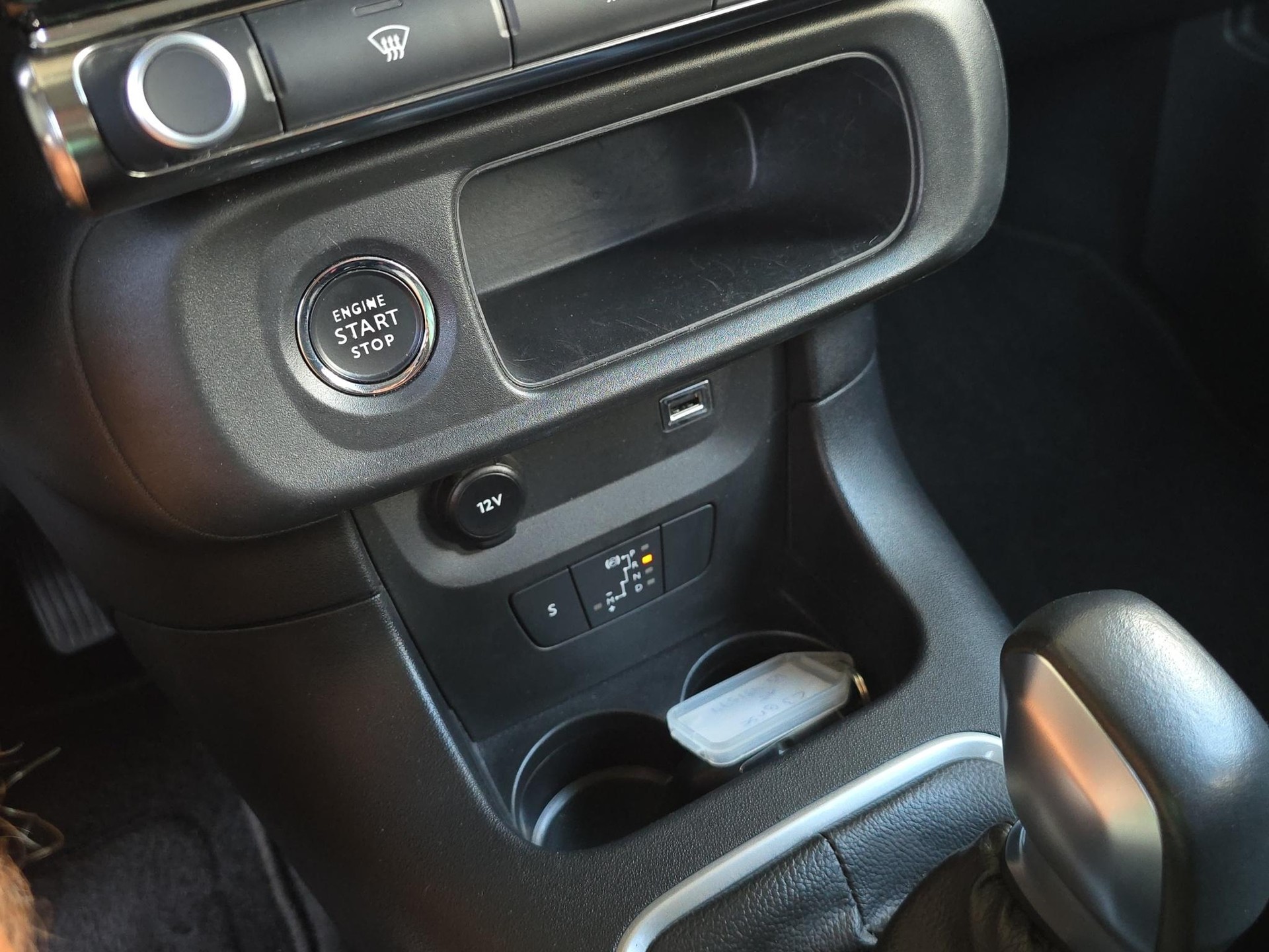 CITROEN C3 1.2 PureTech Shine-image-14