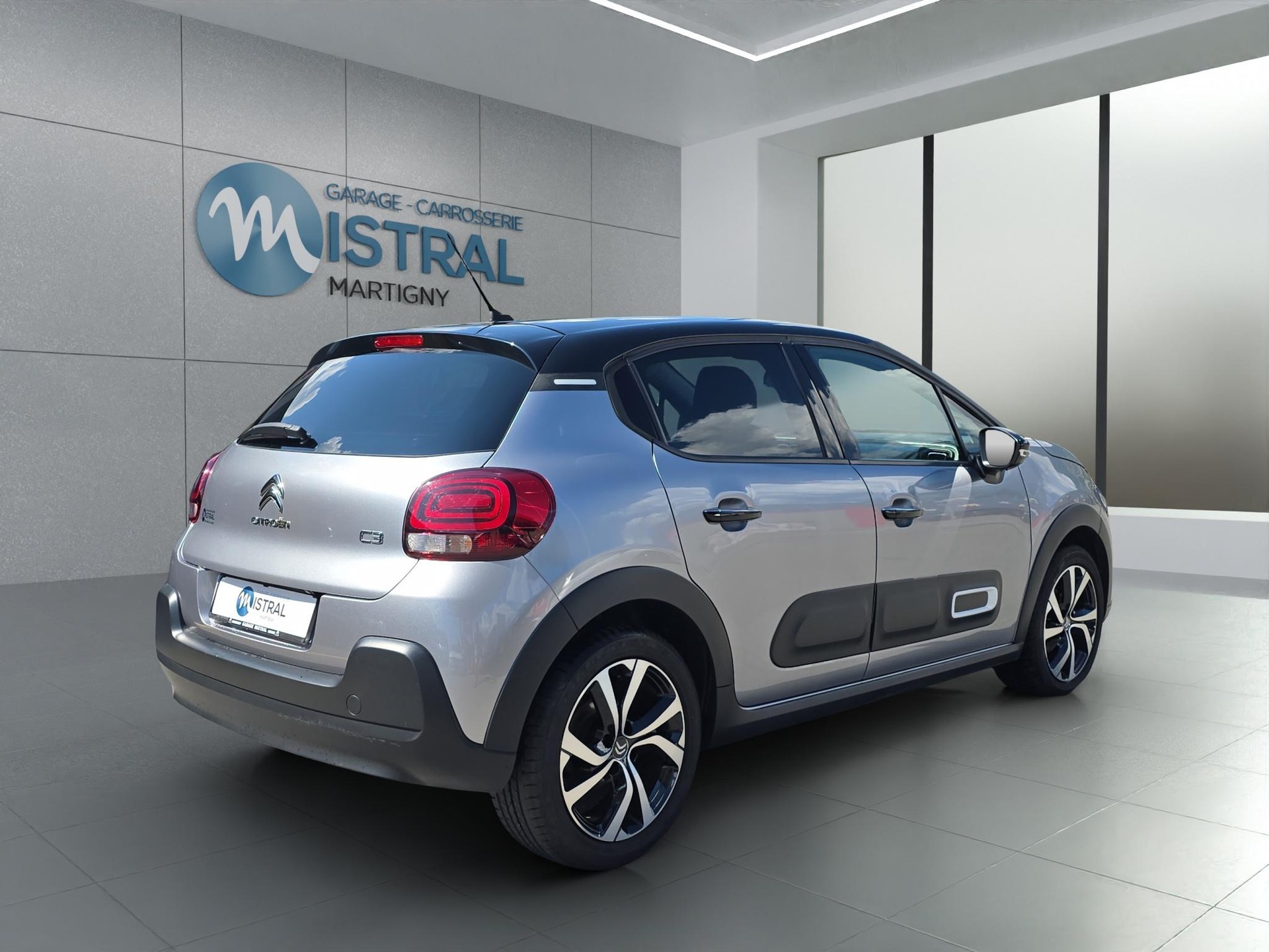 CITROEN C3 1.2 PureTech Shine-image-4