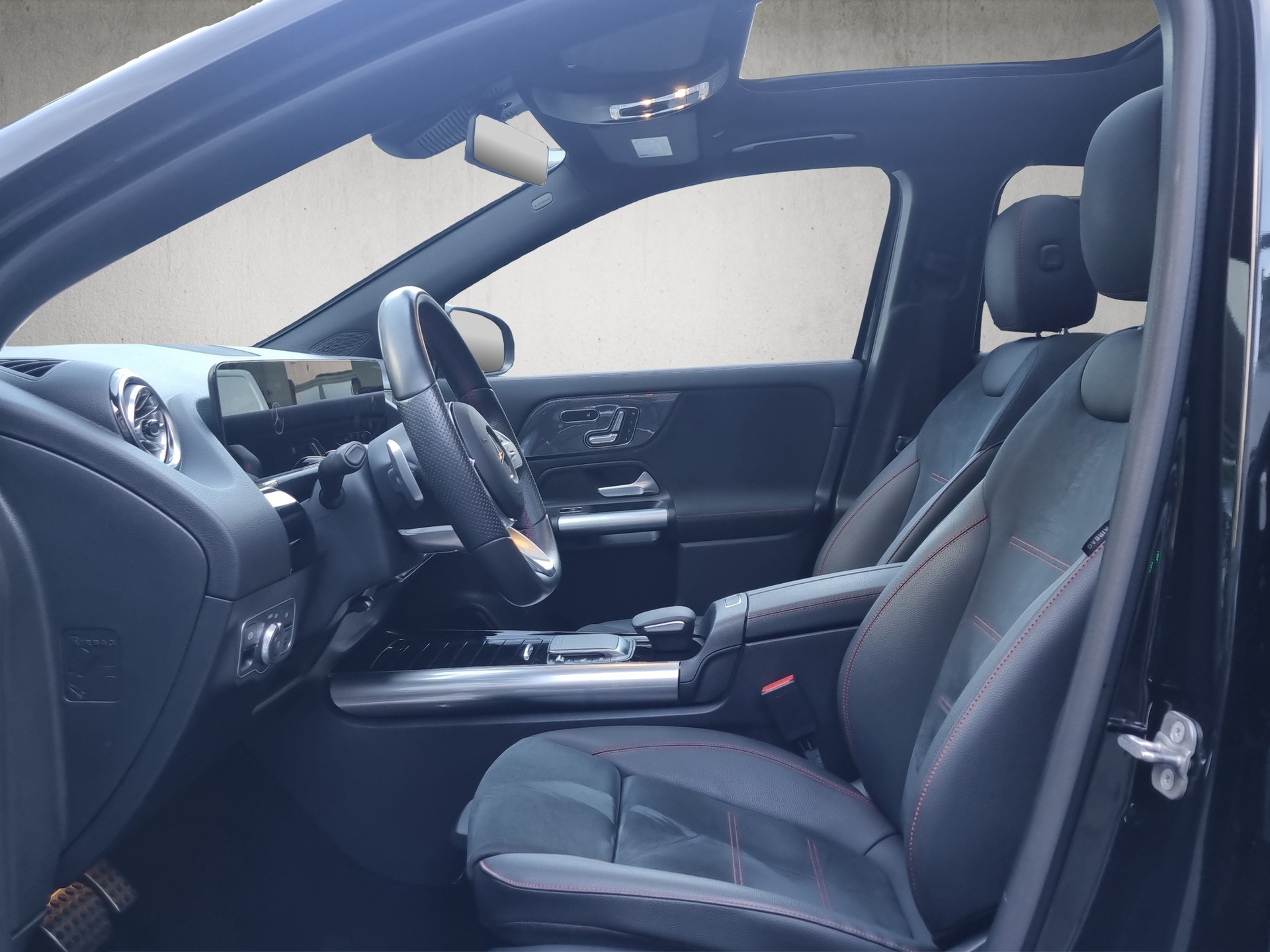 MERCEDES-BENZ GLA 220 d AMG Line 4matic-image-8