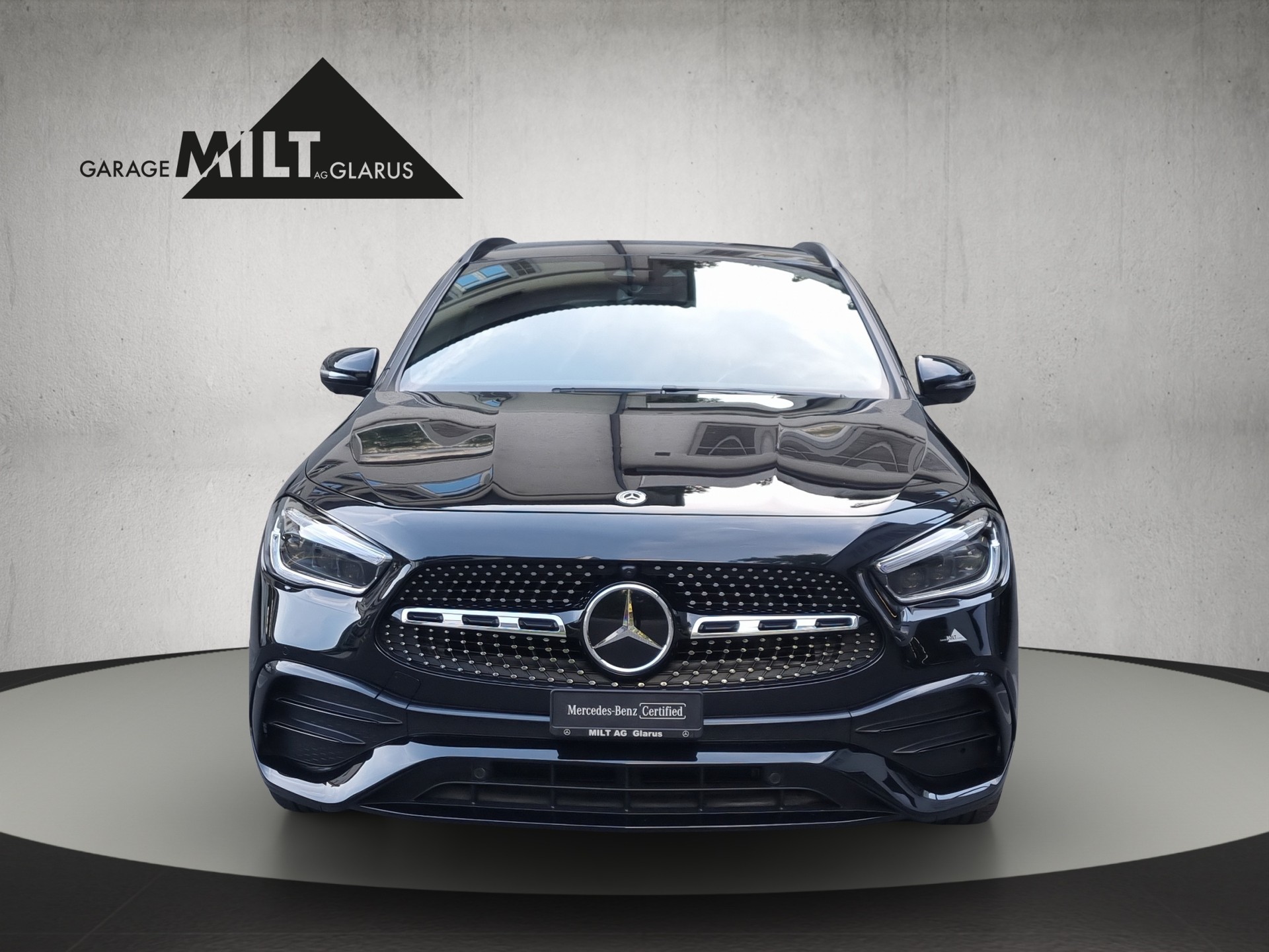 MERCEDES-BENZ GLA 220 d AMG Line 4matic-image-1