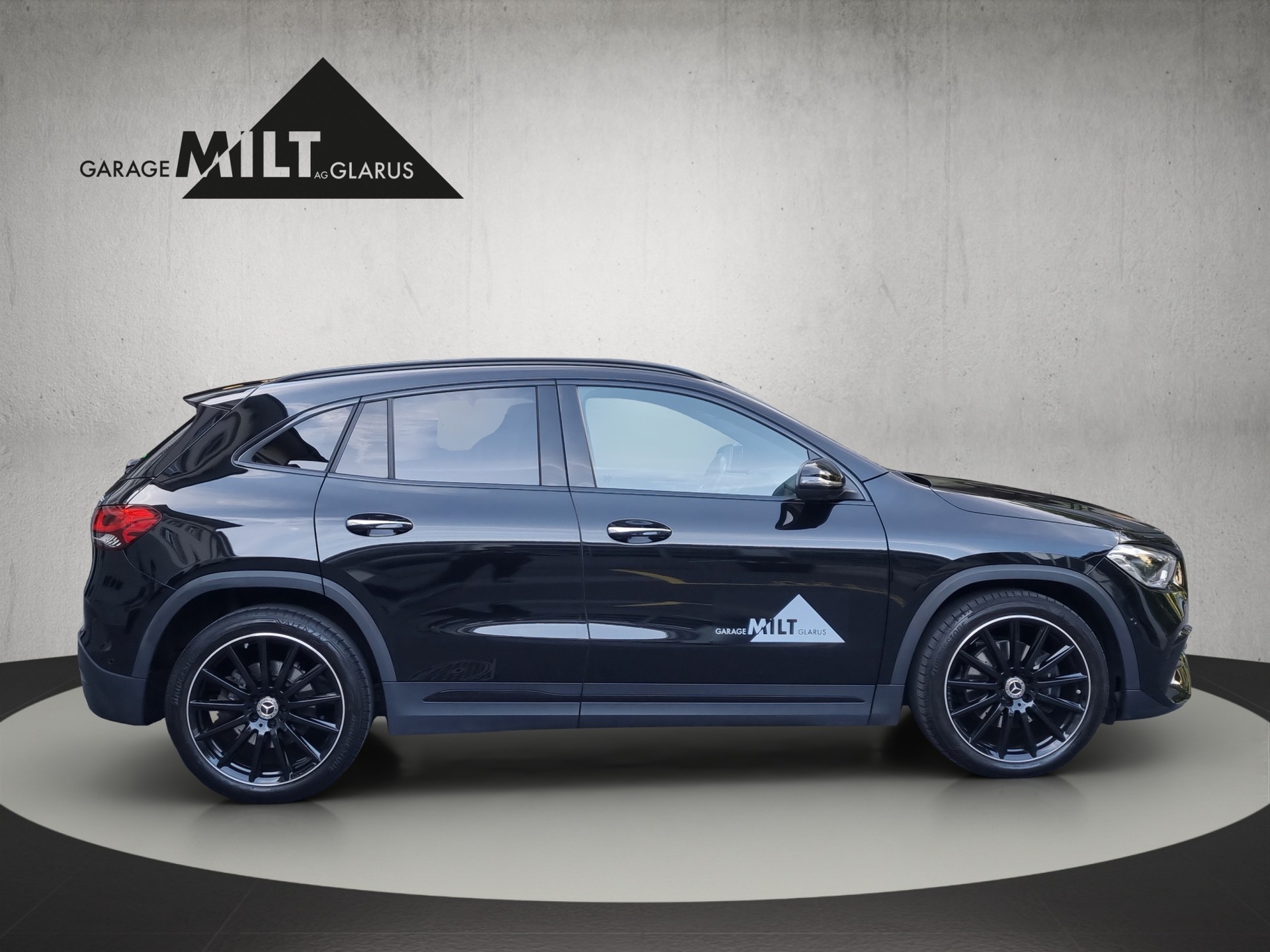 MERCEDES-BENZ GLA 220 d AMG Line 4matic-image-6