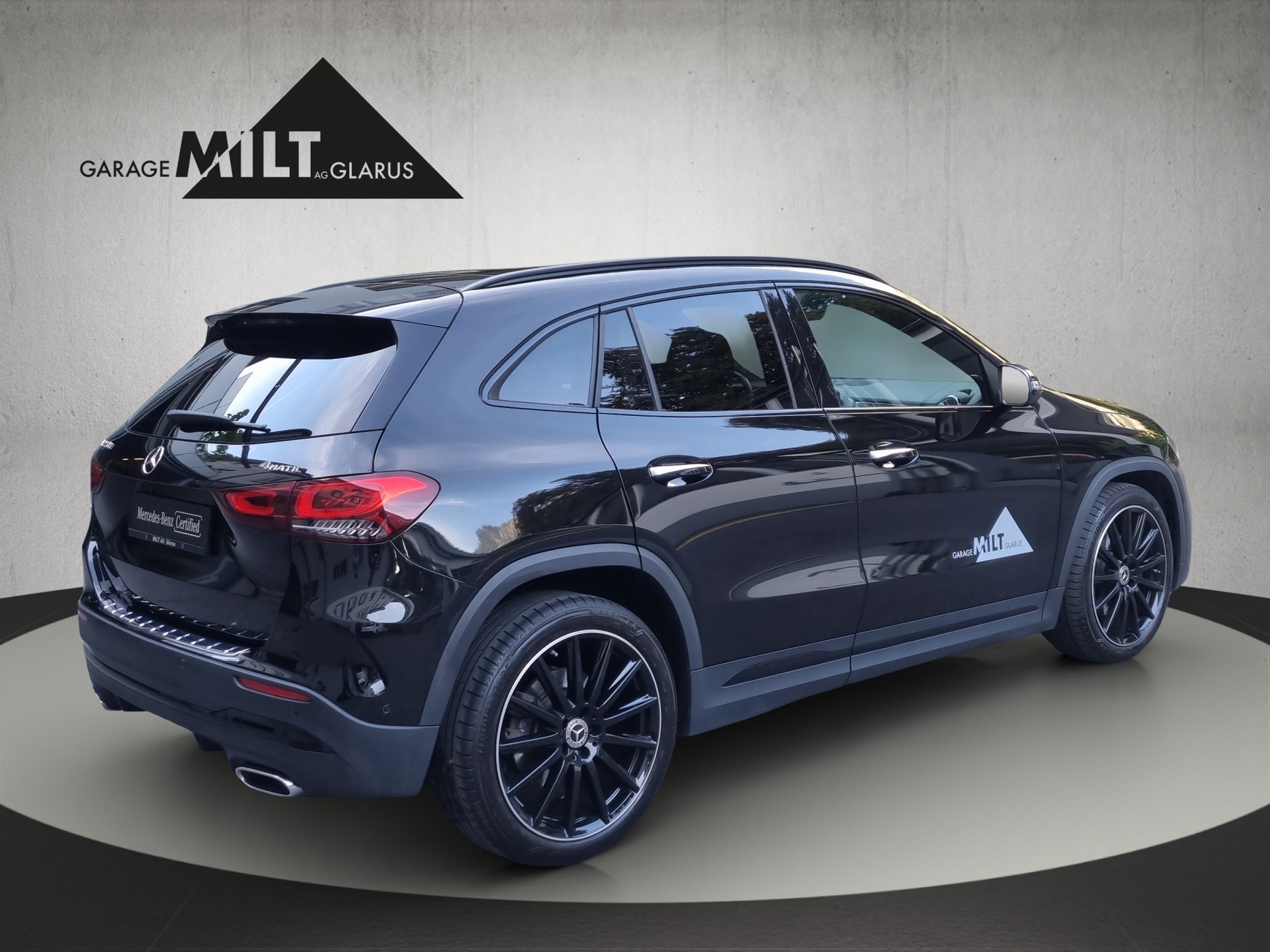 MERCEDES-BENZ GLA 220 d AMG Line 4matic-image-5