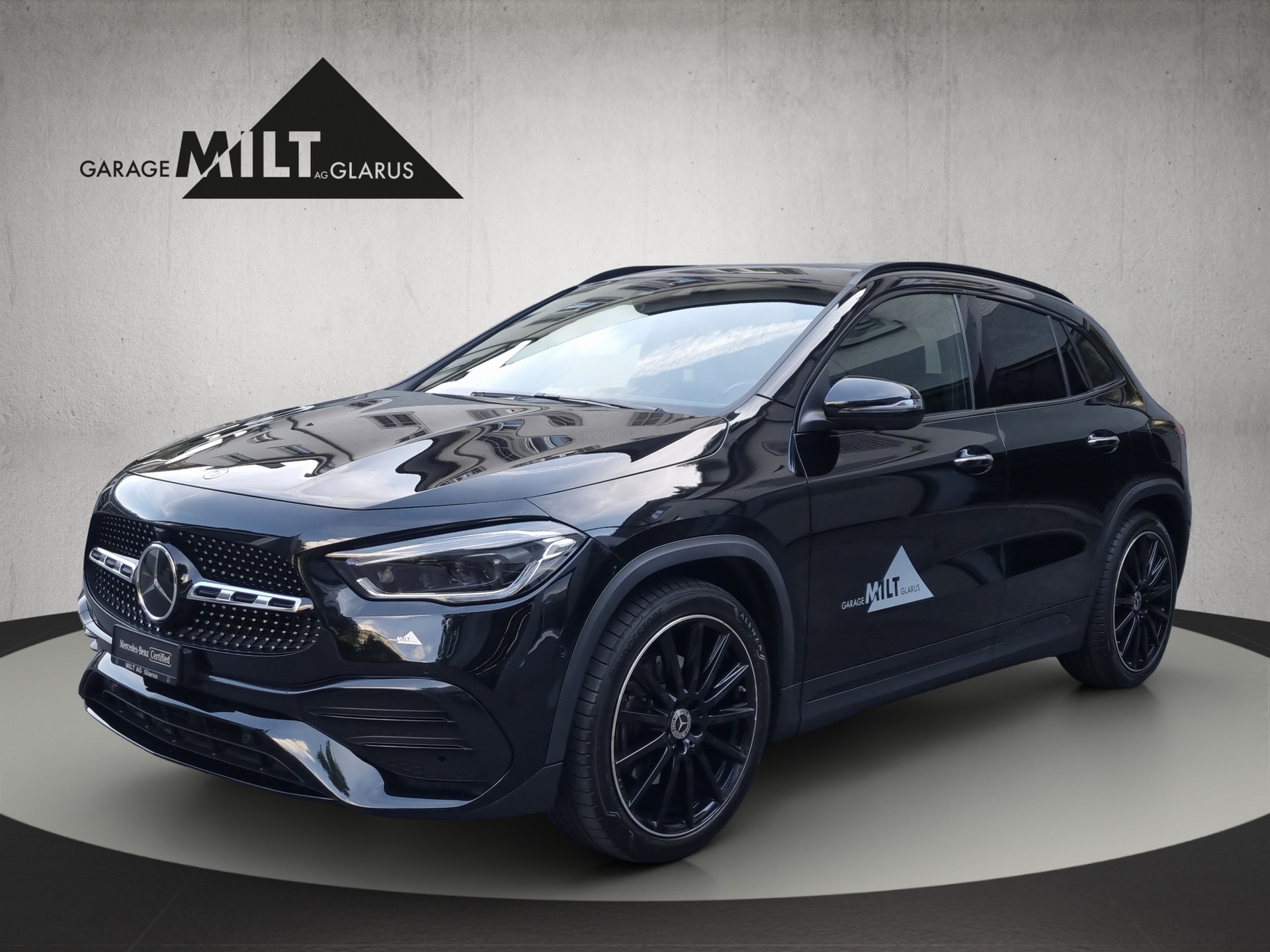 MERCEDES-BENZ GLA 220 d AMG Line 4matic-image-0
