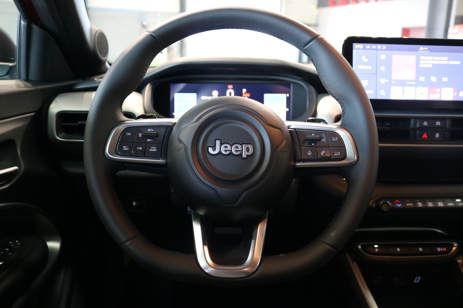 JEEP Avenger 1.2 Turbo MHEV Upland Plus 4xe-image-32