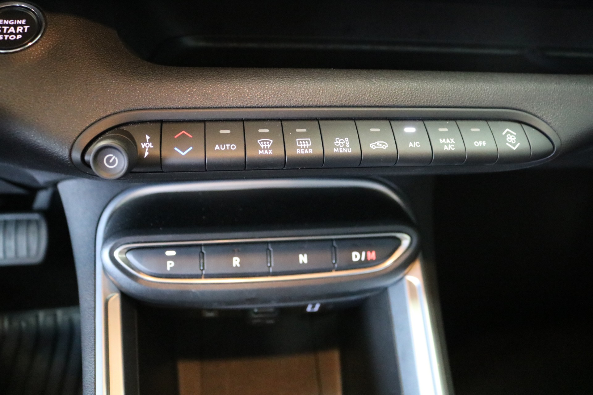 JEEP Avenger 1.2 Turbo MHEV Upland Plus 4xe-image-27