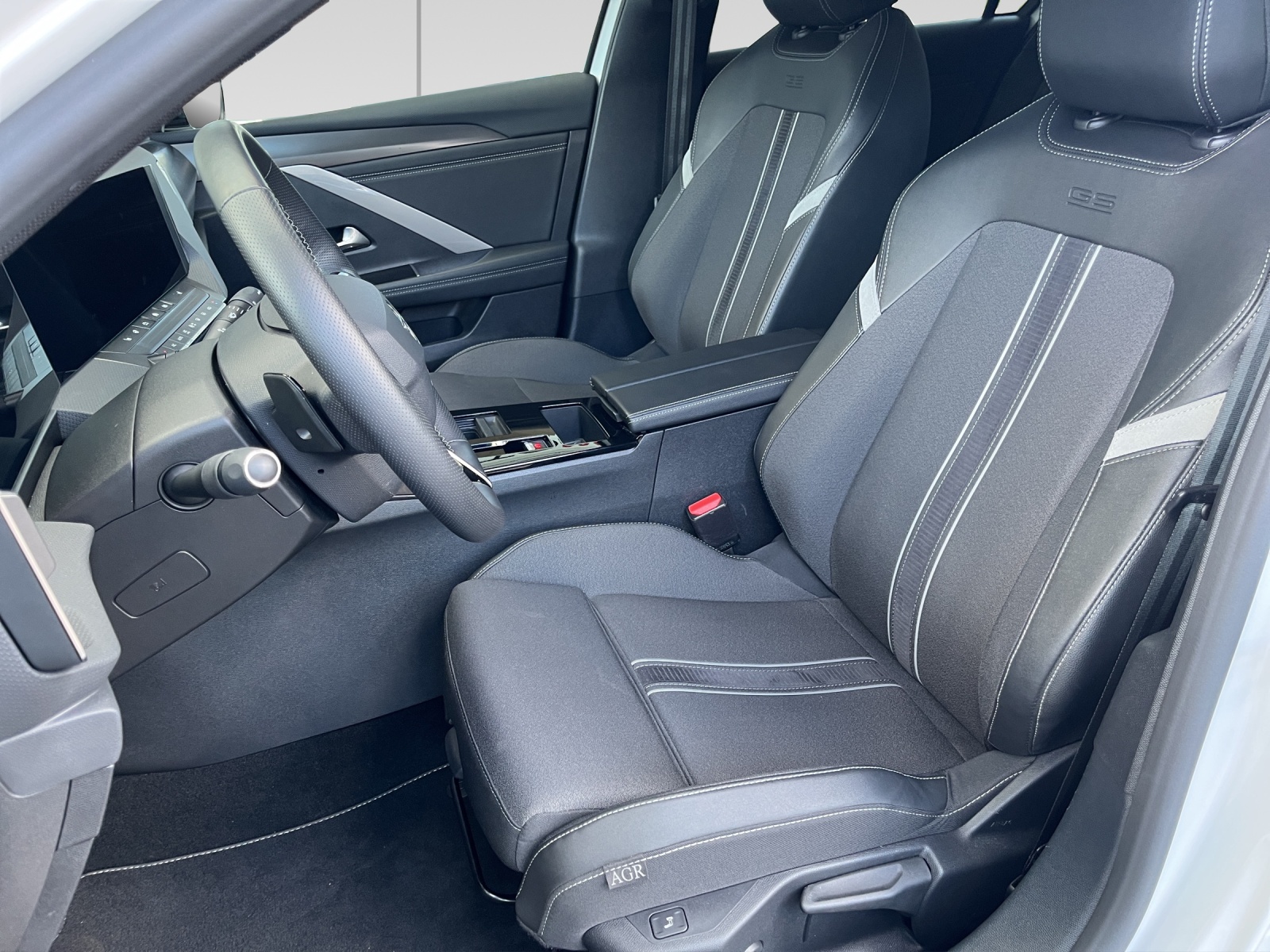 OPEL Astra Sports Tourer 1.6 PHEV Turbo Swiss Plus A-image-6