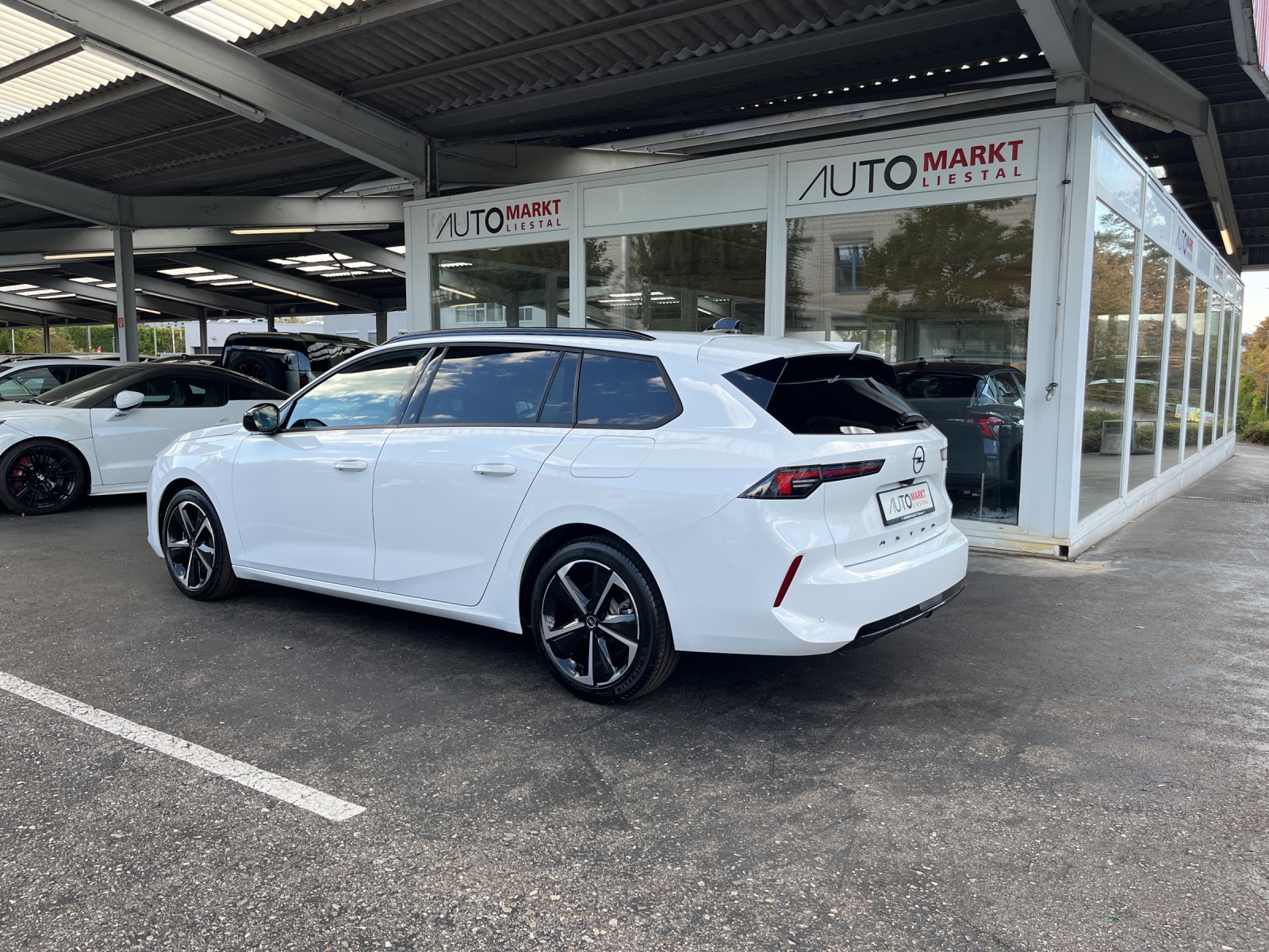 OPEL Astra Sports Tourer 1.6 PHEV Turbo Swiss Plus A-image-2
