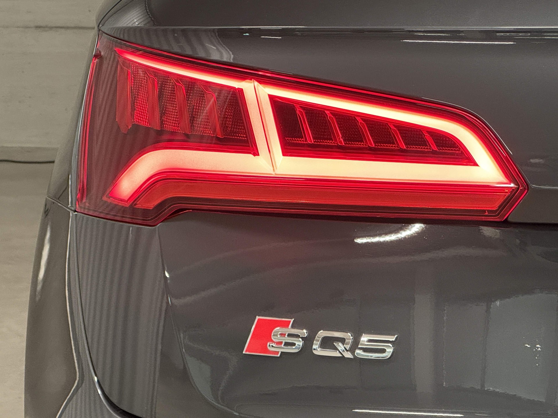 AUDI SQ5 3.0 TFSI quattro S-tronic-image-4