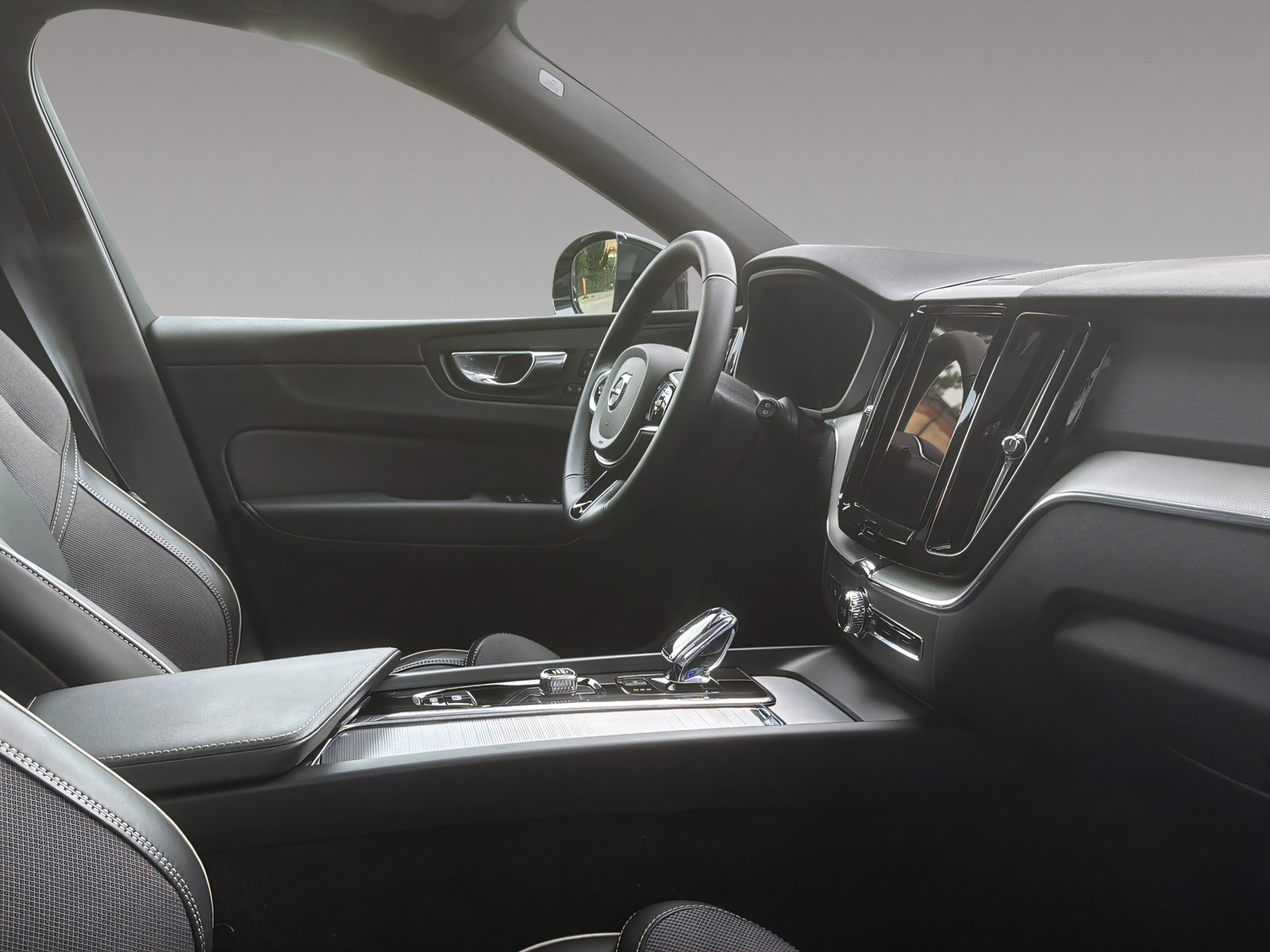 VOLVO XC60 2.0 T8 TE Plus Dark eAWD-image-11