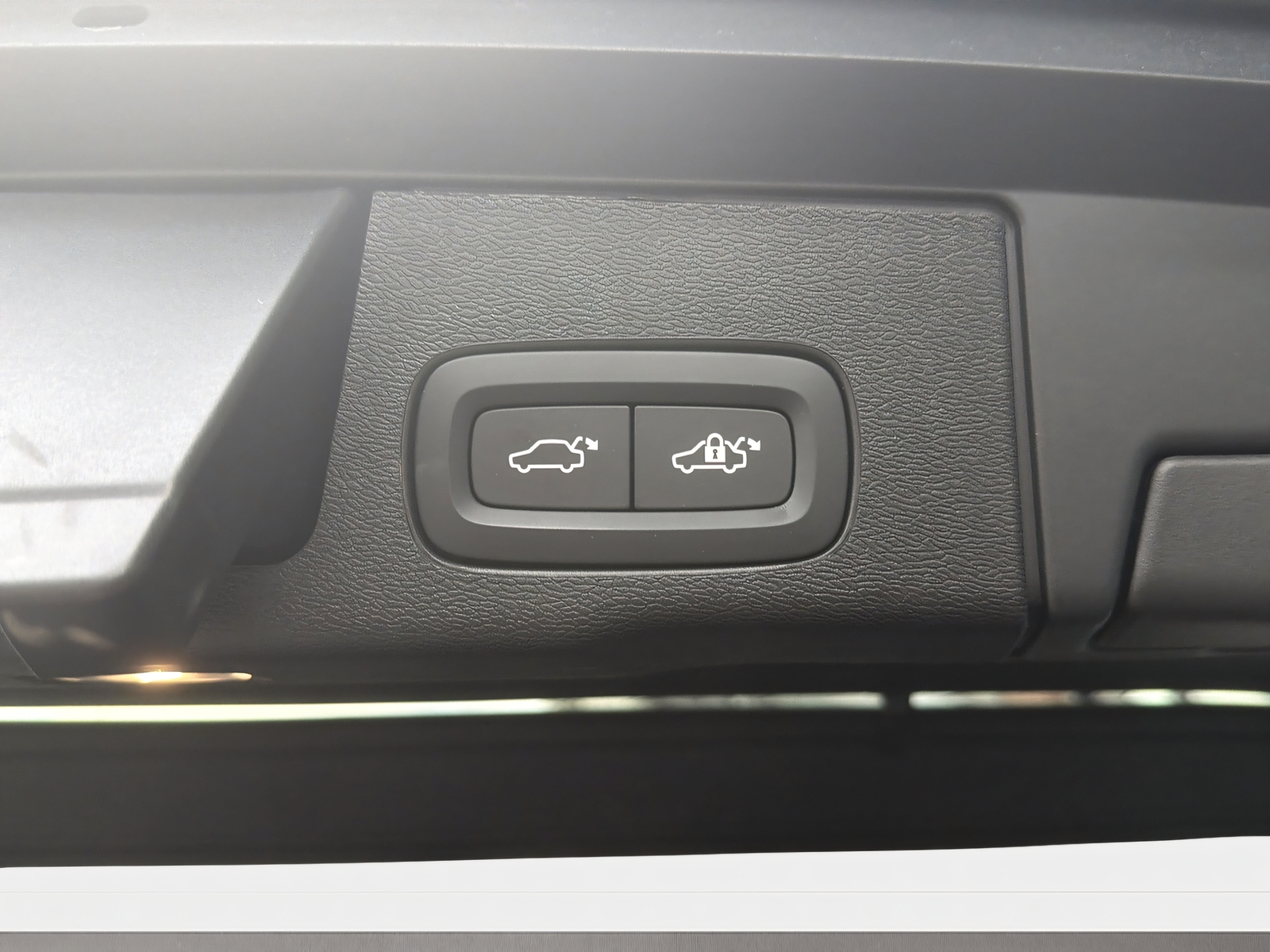 VOLVO XC60 2.0 T8 TE Plus Dark eAWD-image-21