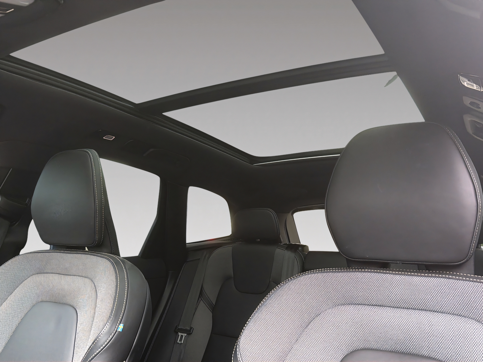 VOLVO XC60 2.0 T8 TE Plus Dark eAWD-image-6