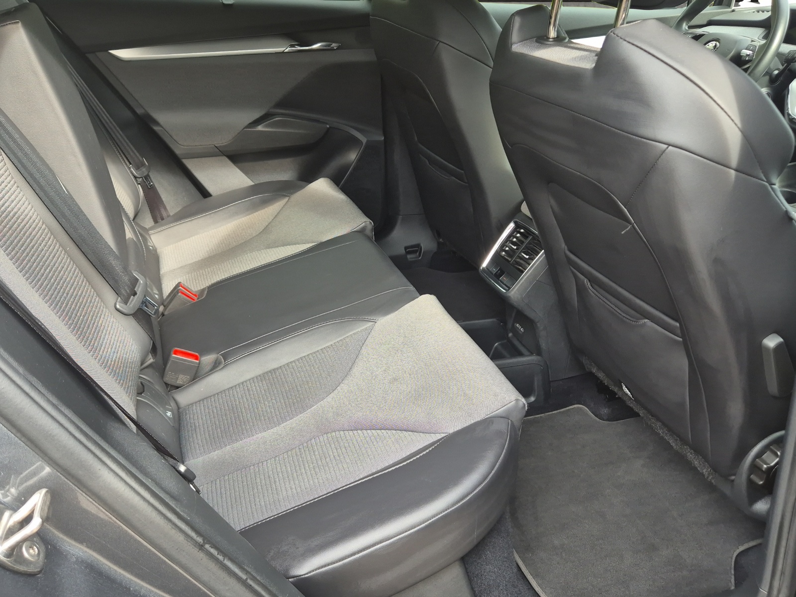 SKODA Enyaq iV 80-image-21