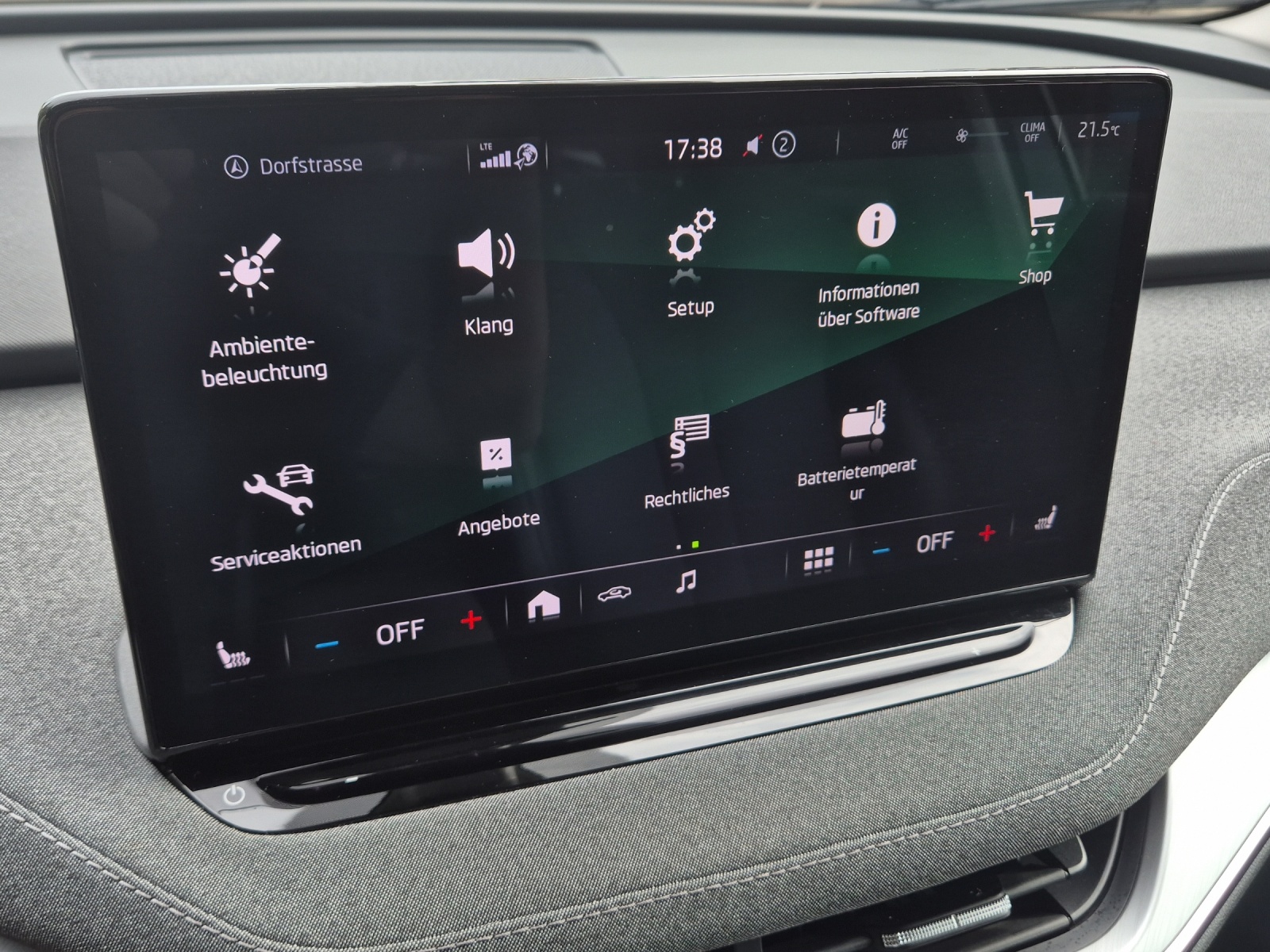 SKODA Enyaq iV 80-image-15