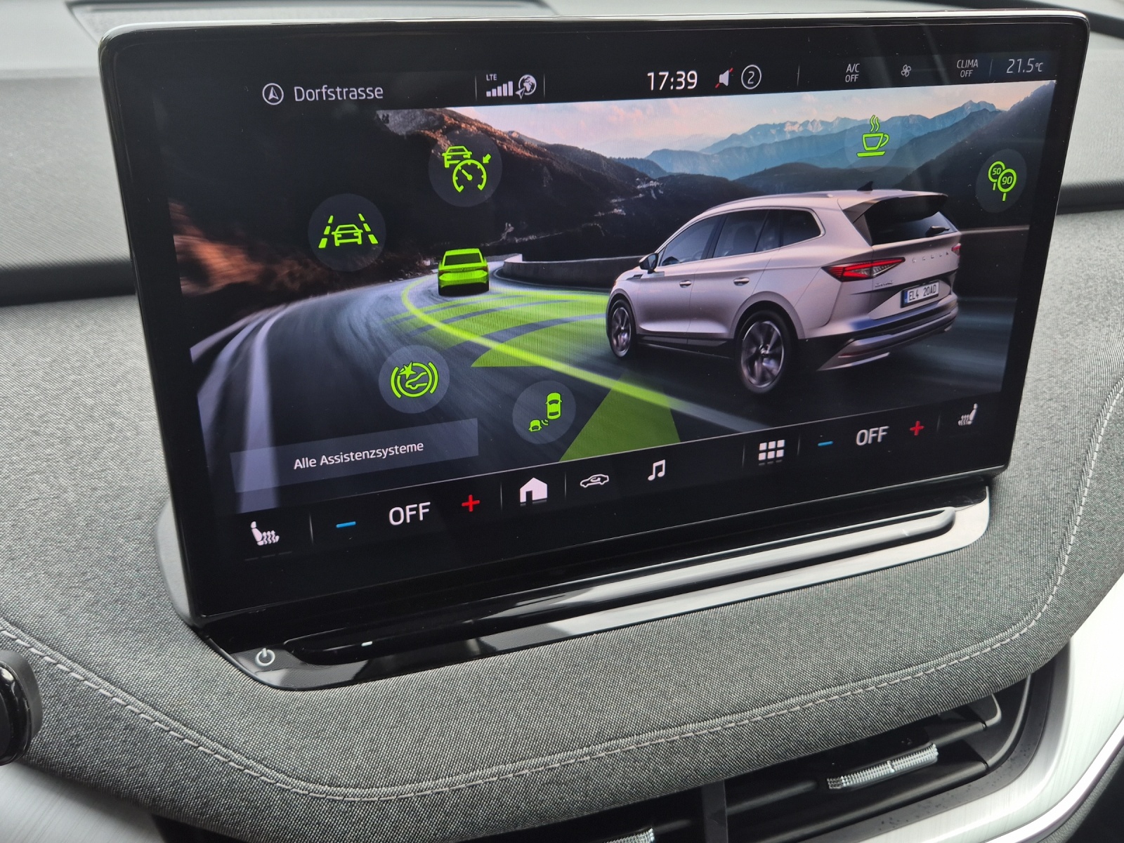 SKODA Enyaq iV 80-image-16