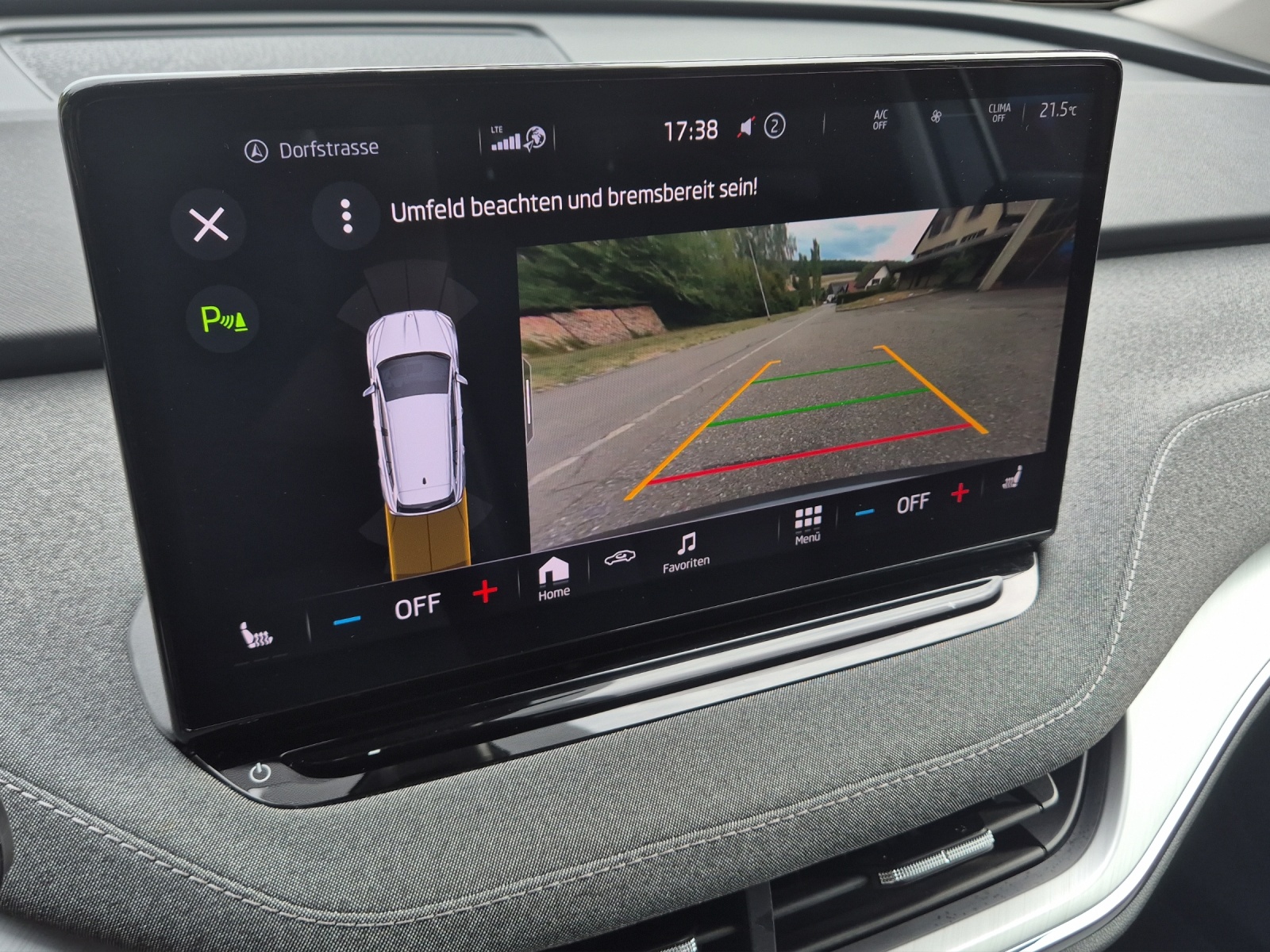 SKODA Enyaq iV 80-image-12