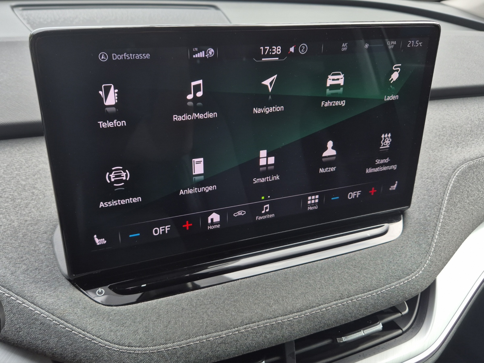 SKODA Enyaq iV 80-image-13
