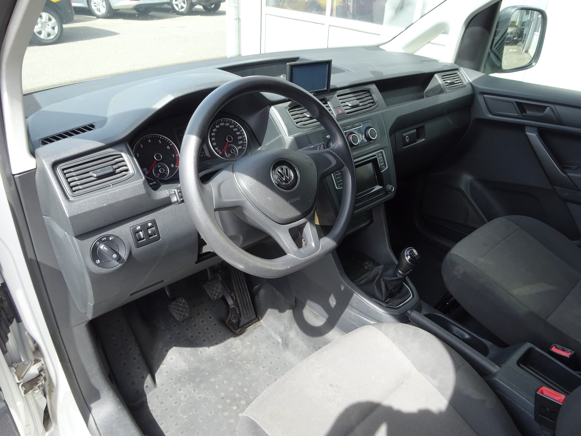 VW Caddy Maxi 1.4TGI BlueMotion Technology-image-7