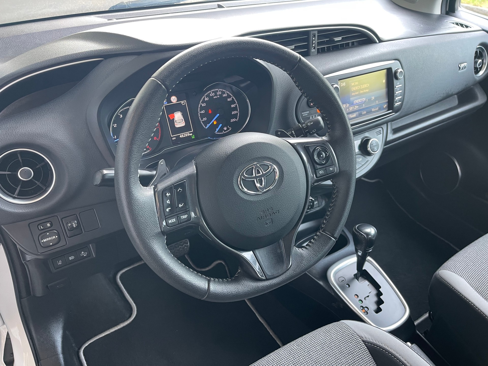 TOYOTA Yaris 1.5 VVT-iE Y20 CVT-image-10