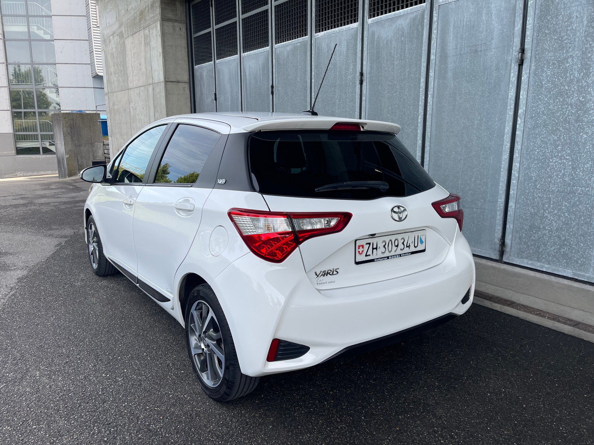 TOYOTA Yaris 1.5 VVT-iE Y20 CVT-image-3