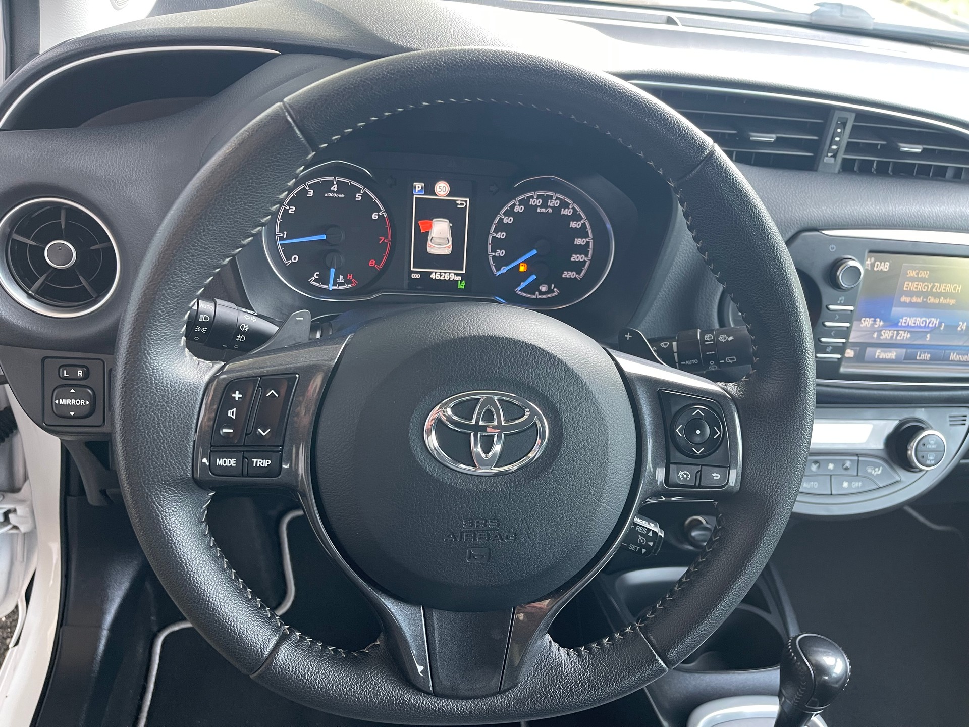 TOYOTA Yaris 1.5 VVT-iE Y20 CVT-image-9