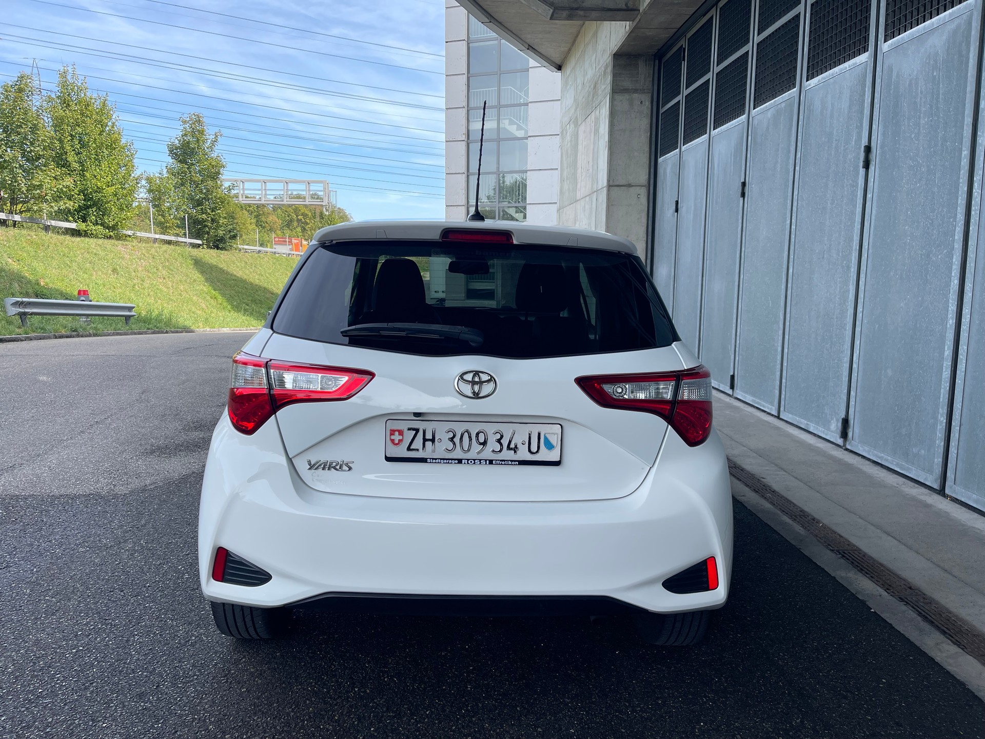 TOYOTA Yaris 1.5 VVT-iE Y20 CVT-image-5
