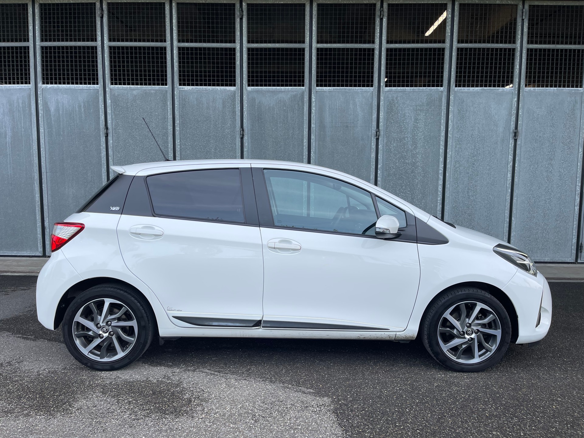 TOYOTA Yaris 1.5 VVT-iE Y20 CVT-image-6
