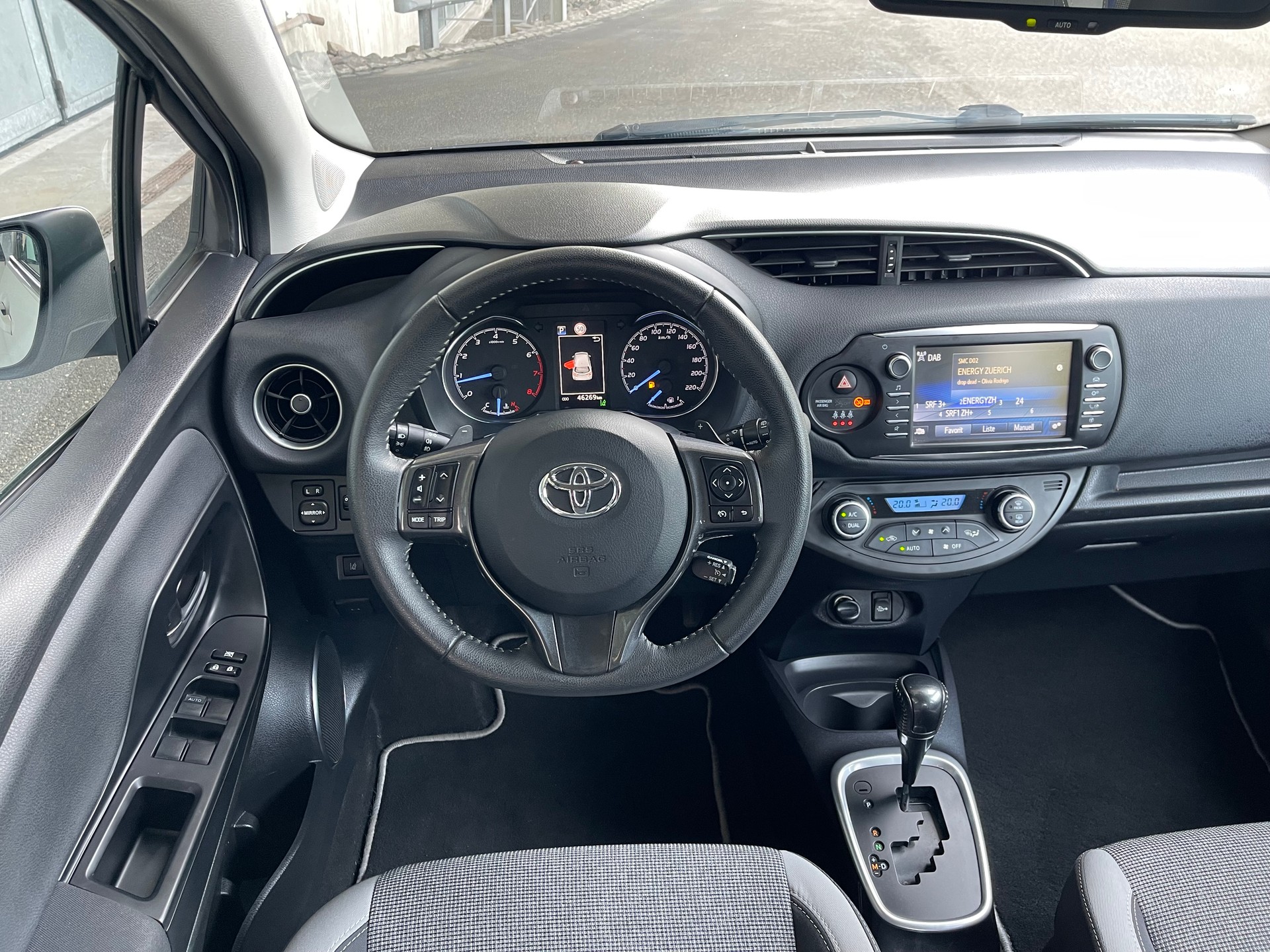 TOYOTA Yaris 1.5 VVT-iE Y20 CVT-image-8